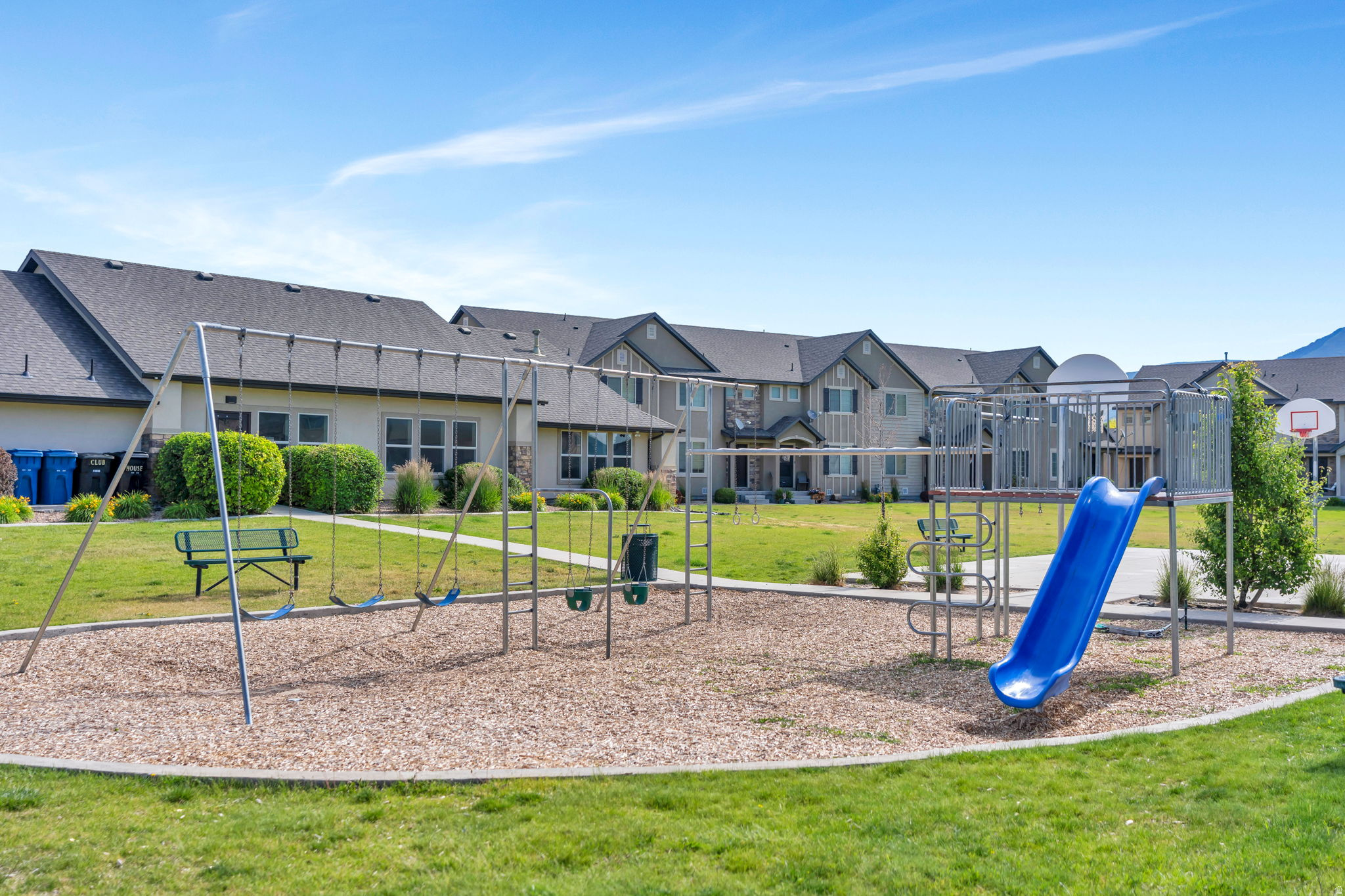 MAPLE MOUNTAIN TOWNH - Residential