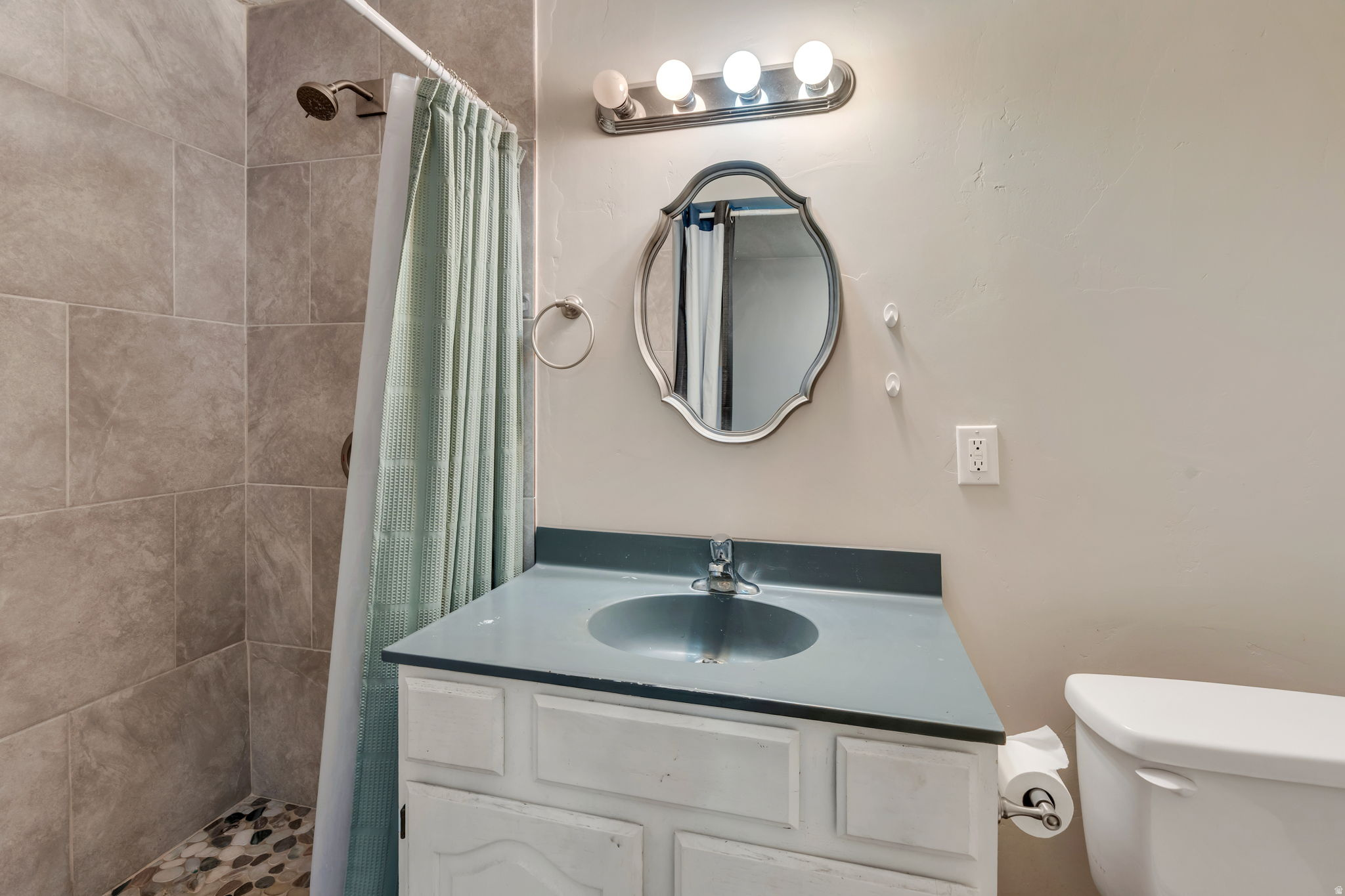 MAPLE MOUNTAIN TOWNH - Residential