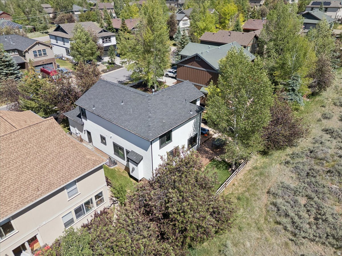 SILVER SUMMIT - Residential