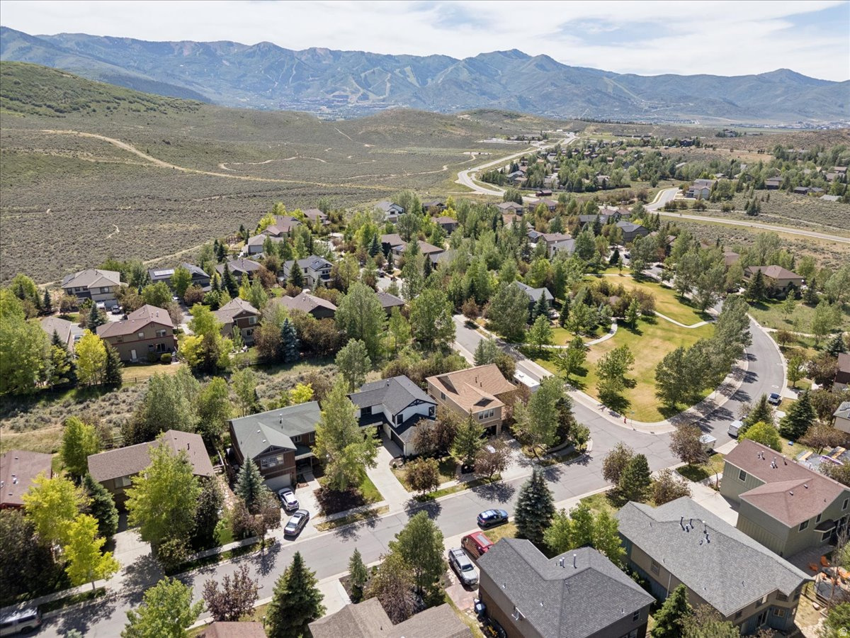 SILVER SUMMIT - Residential