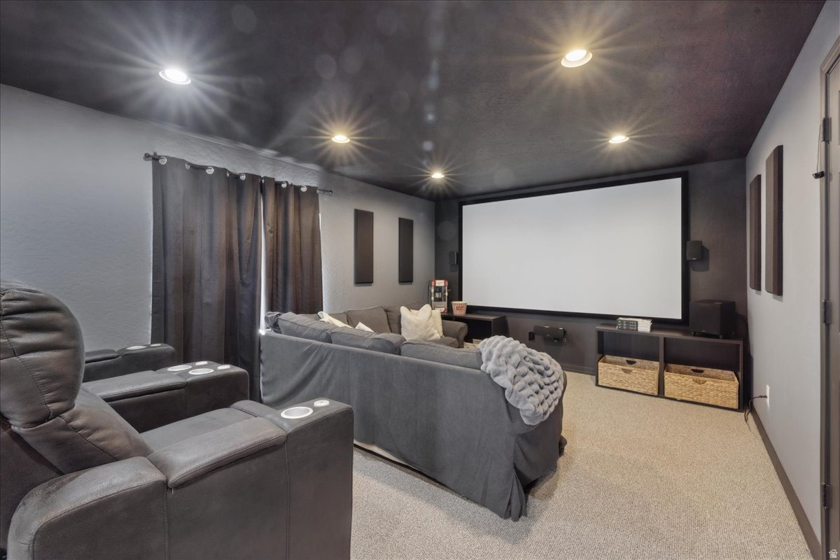 SILVER SUMMIT - Residential
