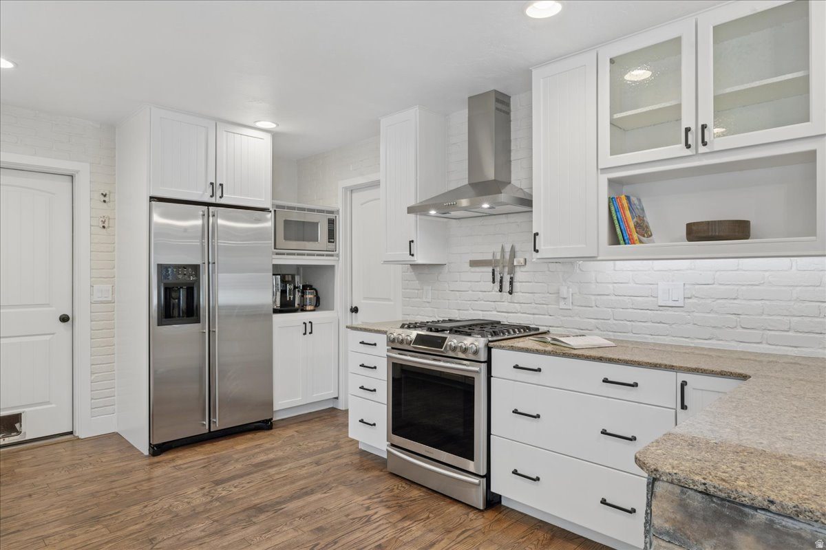 SILVER SUMMIT - Residential