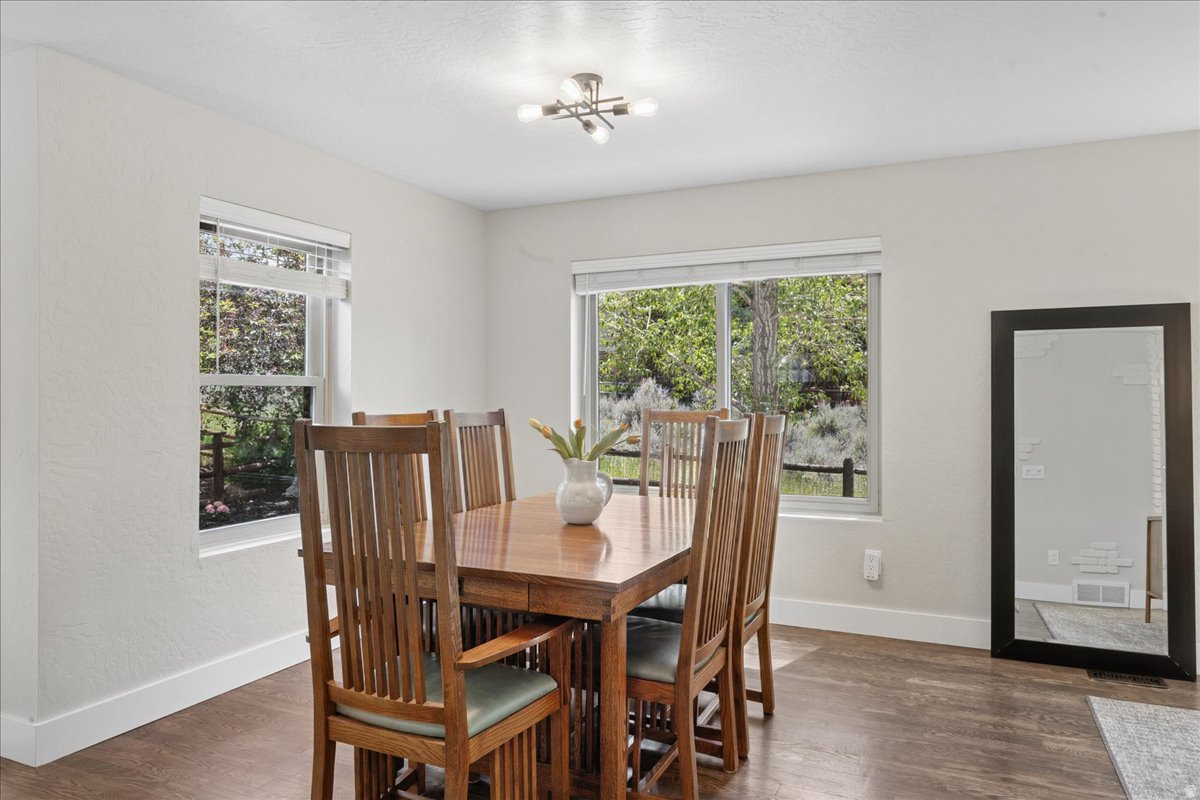 SILVER SUMMIT - Residential
