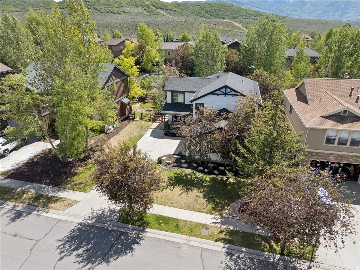 SILVER SUMMIT - Residential