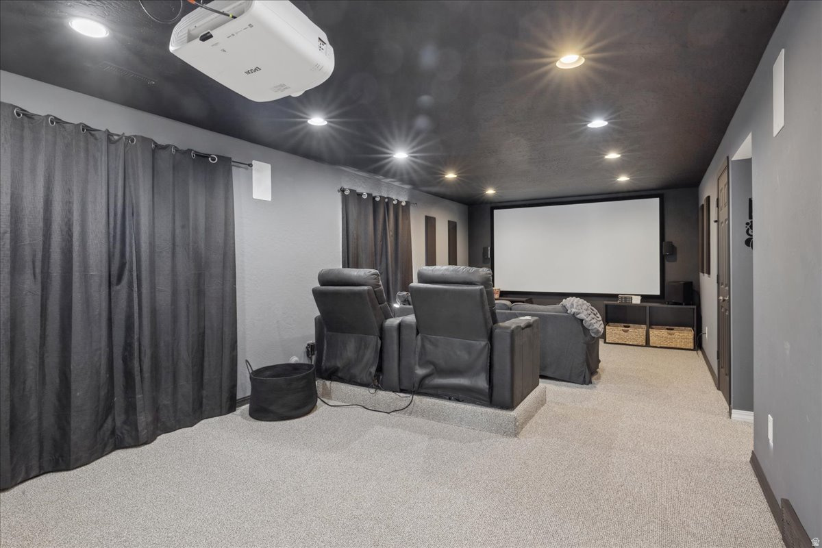SILVER SUMMIT - Residential