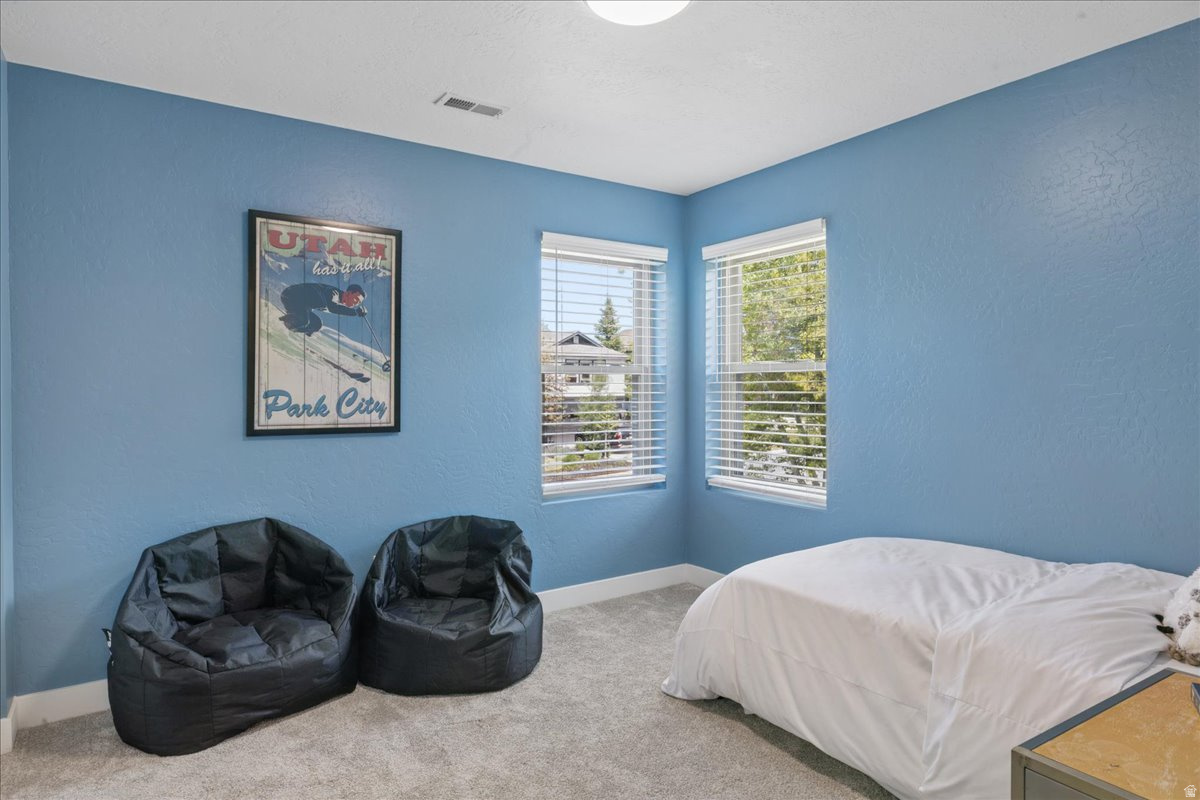 SILVER SUMMIT - Residential