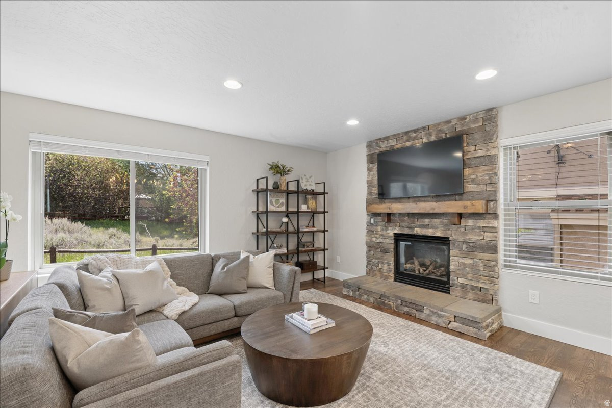 SILVER SUMMIT - Residential