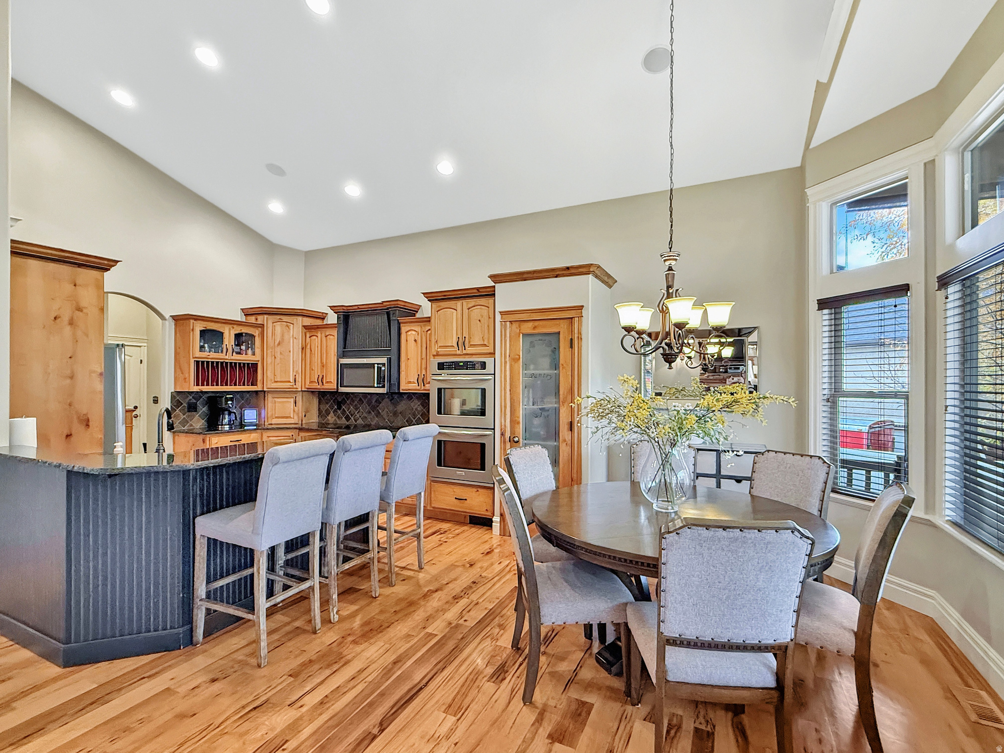 COUNTRY FIELDS - Residential