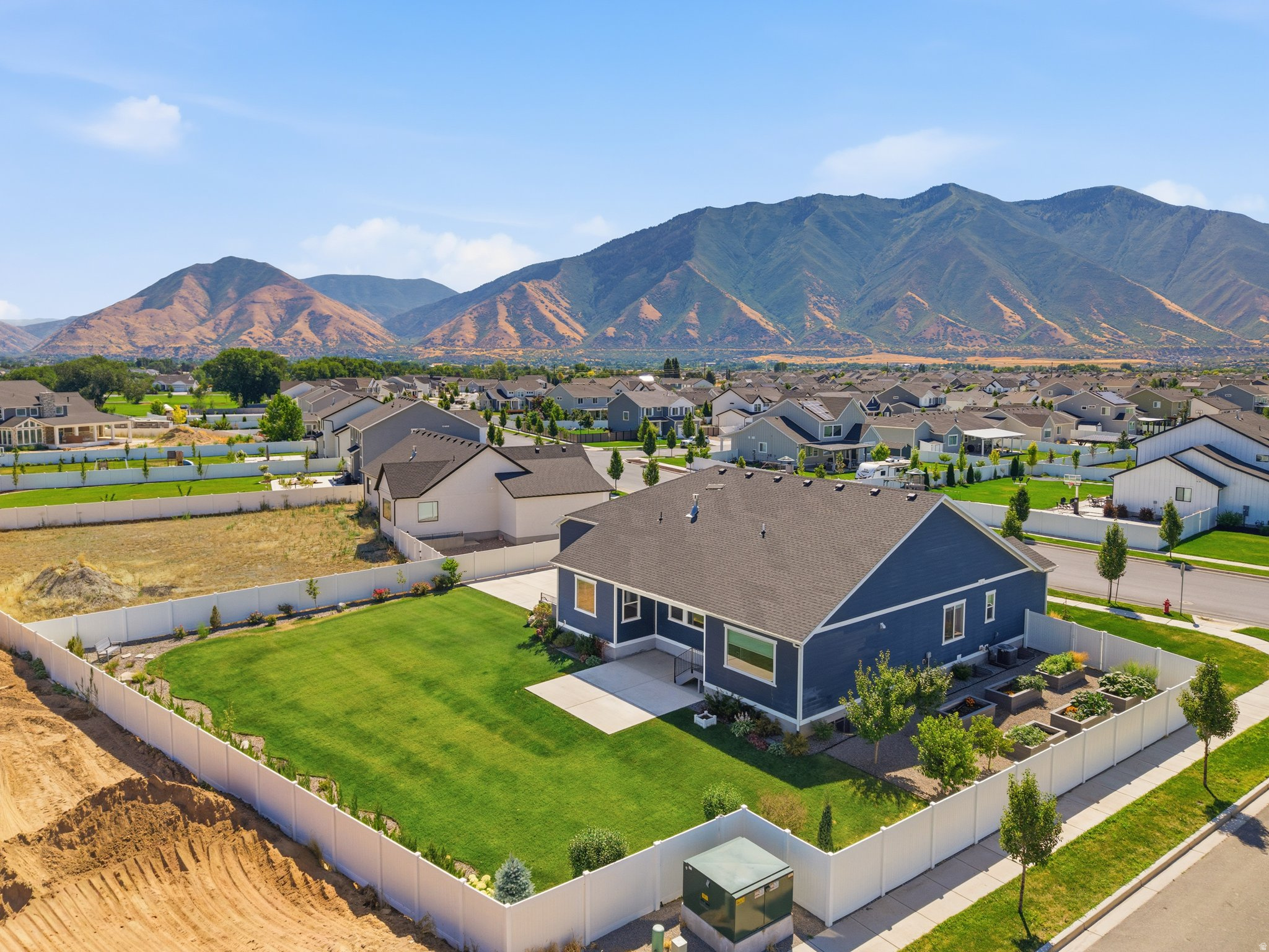 MAPLETON GROVE - Residential