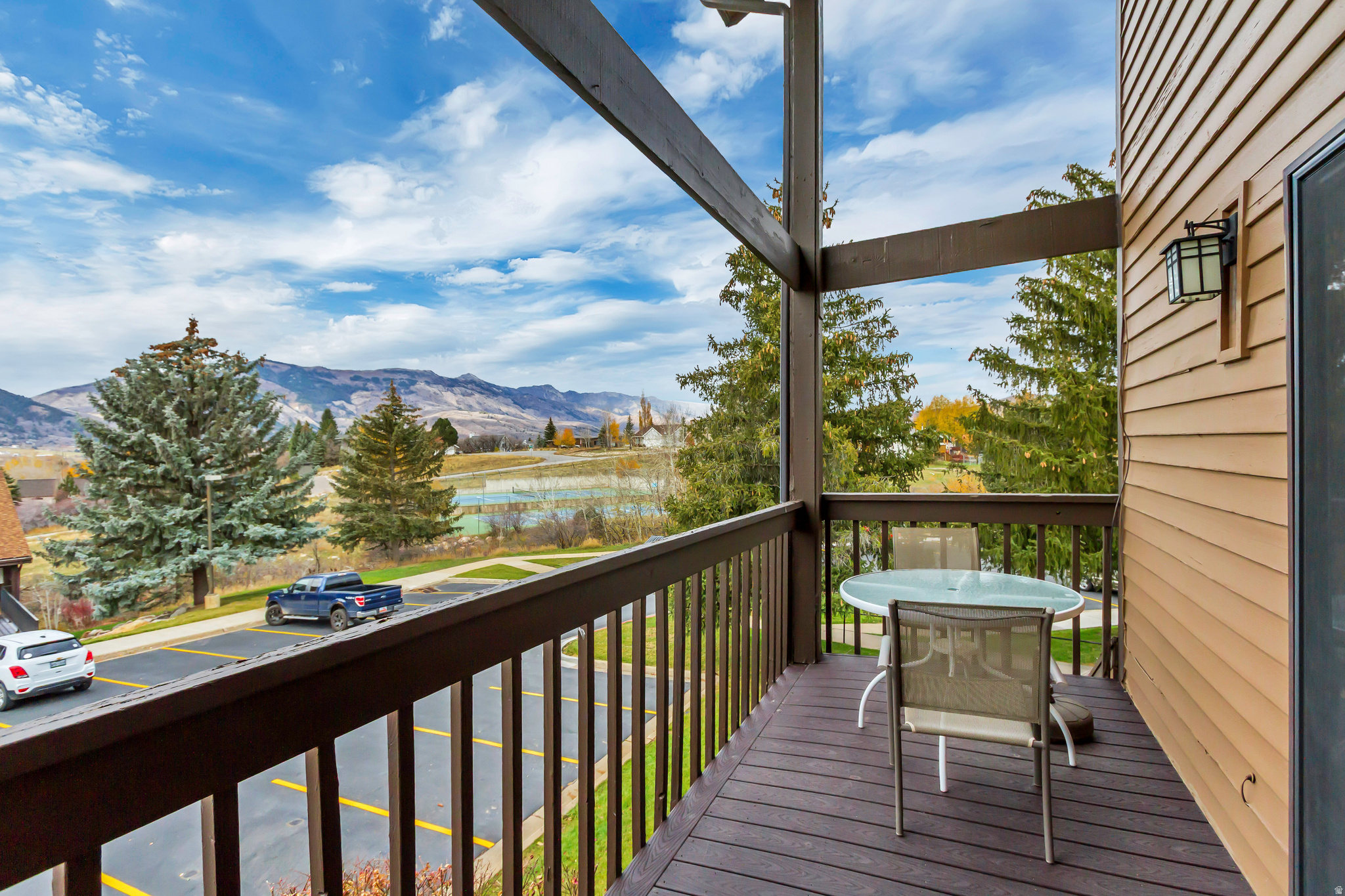 WOLF LODGE - Residential