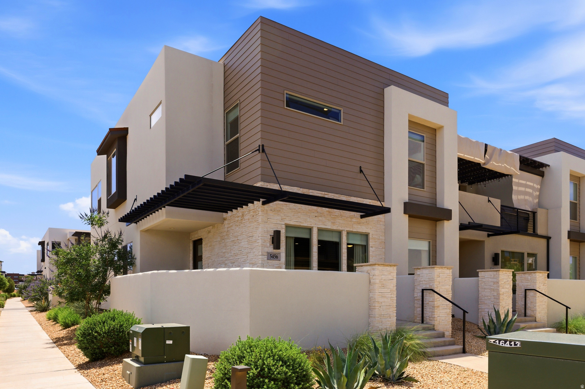 DESERT COLOR RESORT - Residential