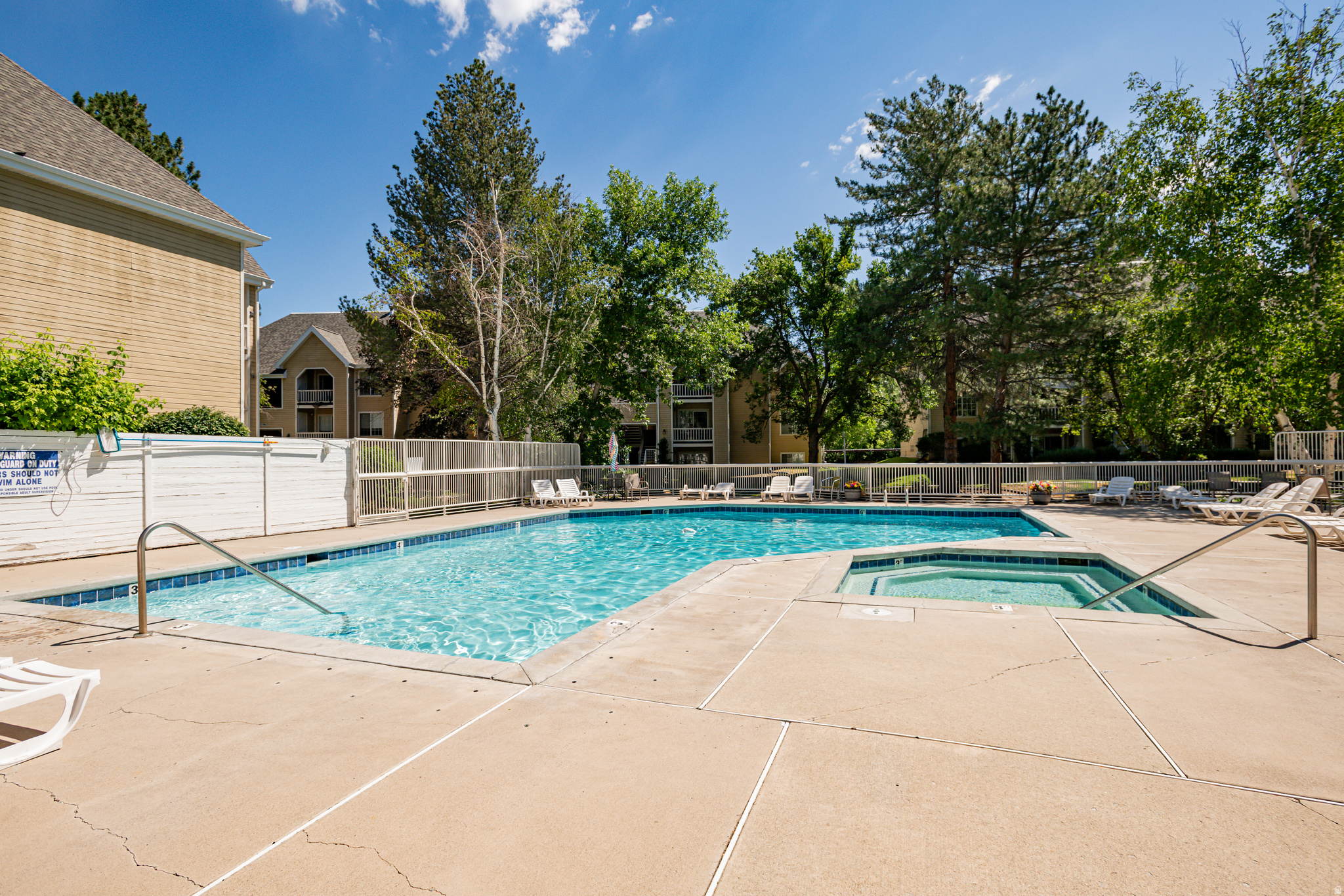 WATERSIDE - Residential