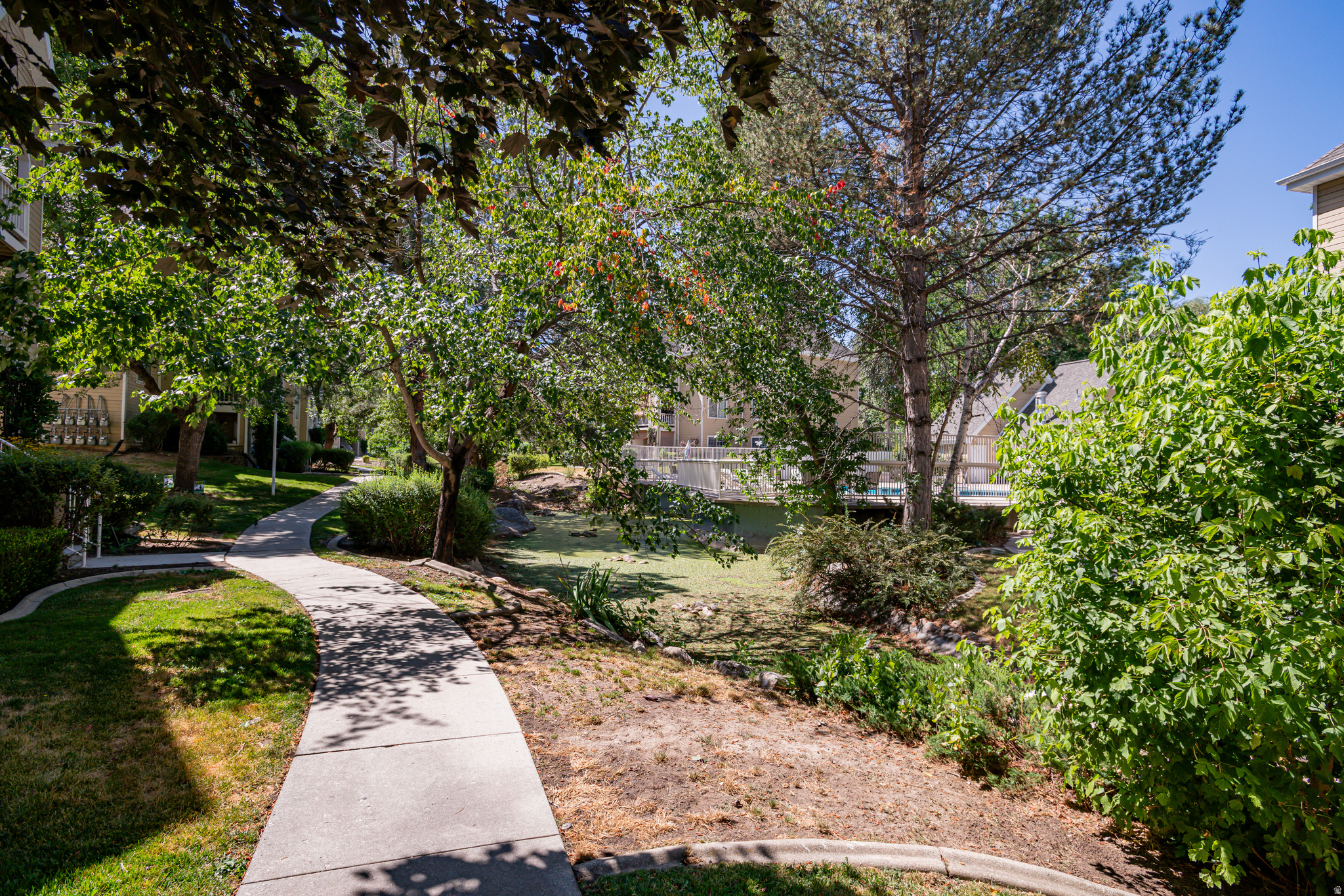 WATERSIDE - Residential