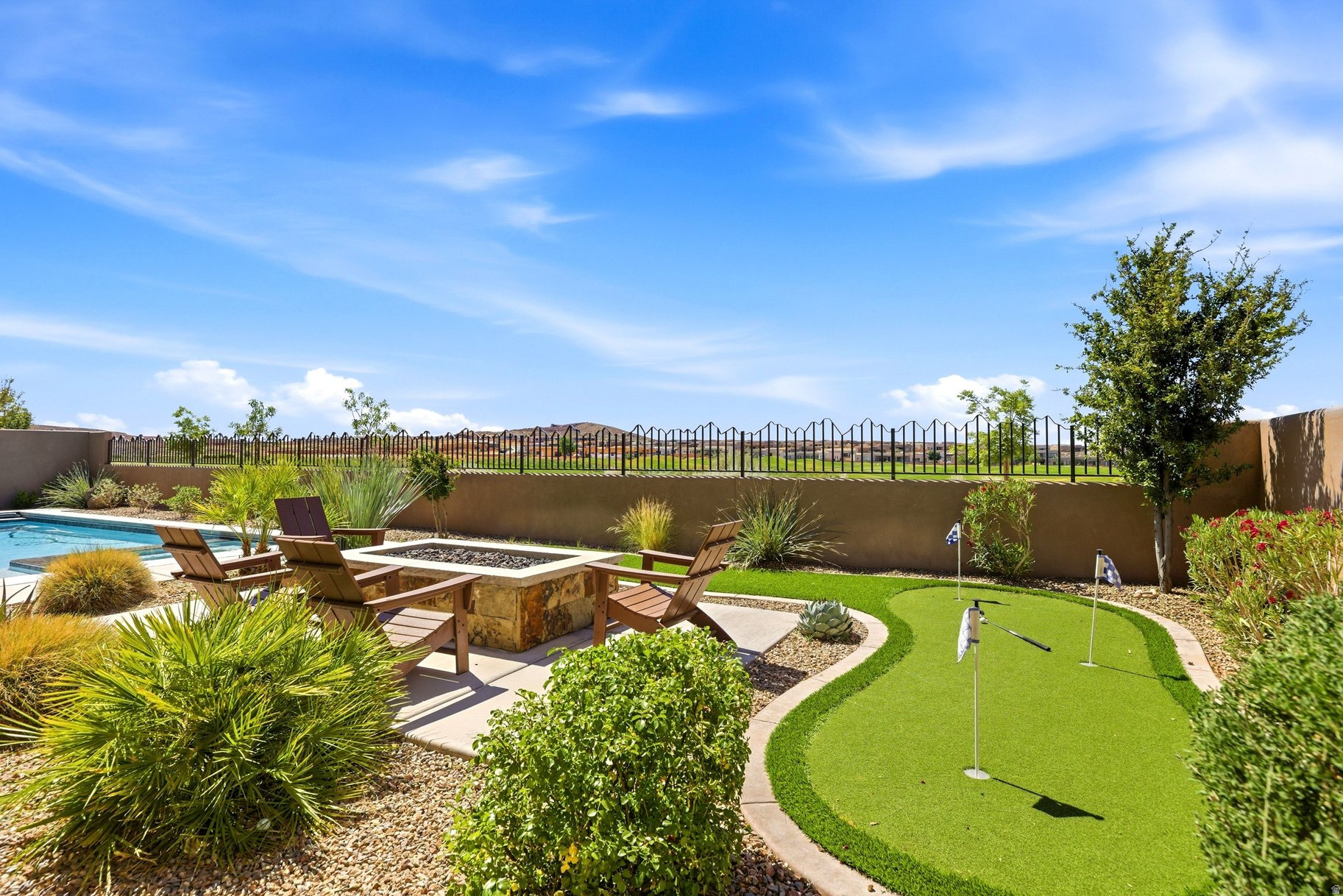 LEDGES OF SG THE FAIRWAYS - Residential