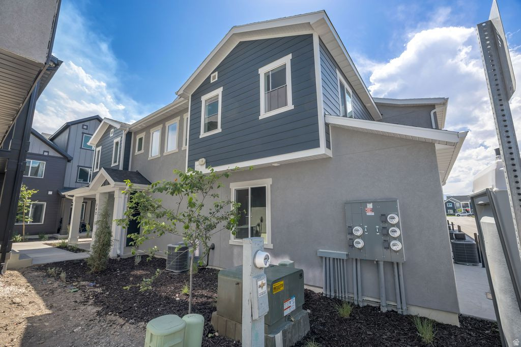 MEADOWBROOK - Residential
