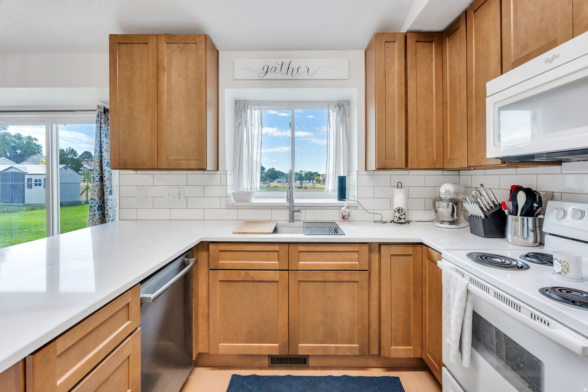 SUNSET ESTATES - Residential