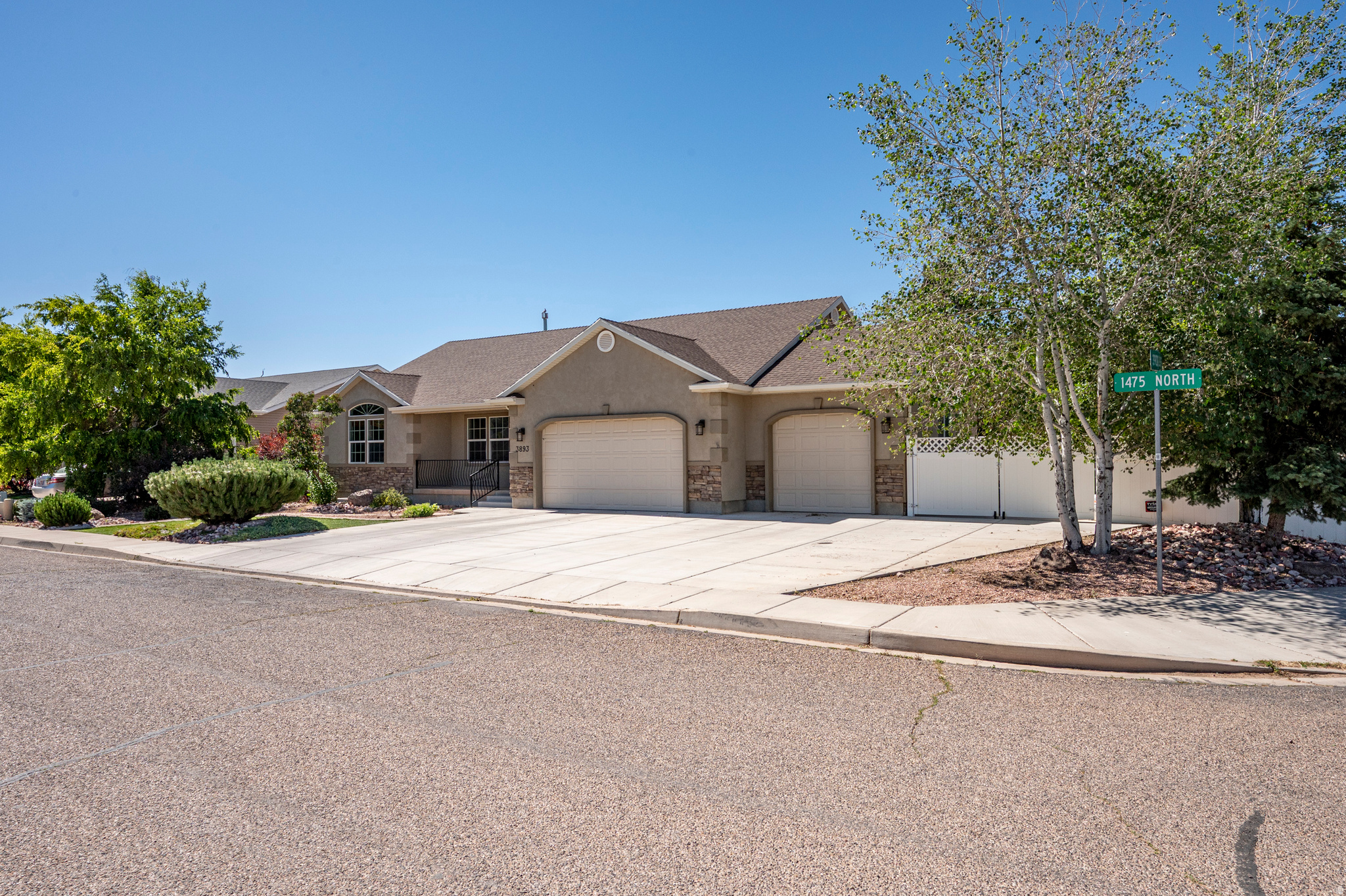 EQUESTRIAN POINTE SUBDIVISION - Residential