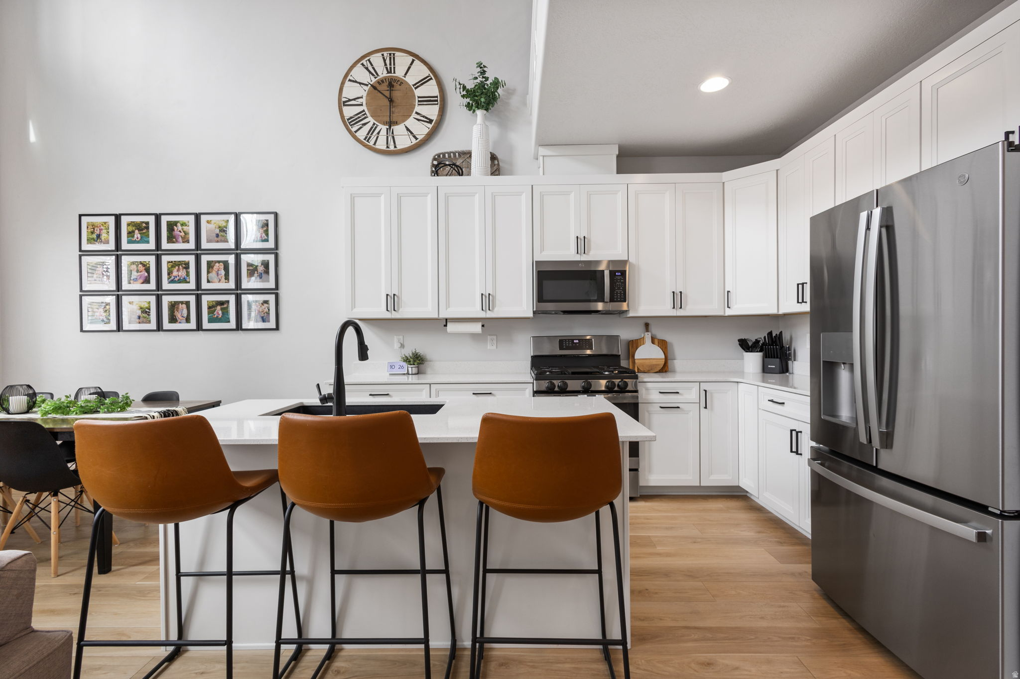 SALT POINT - Residential