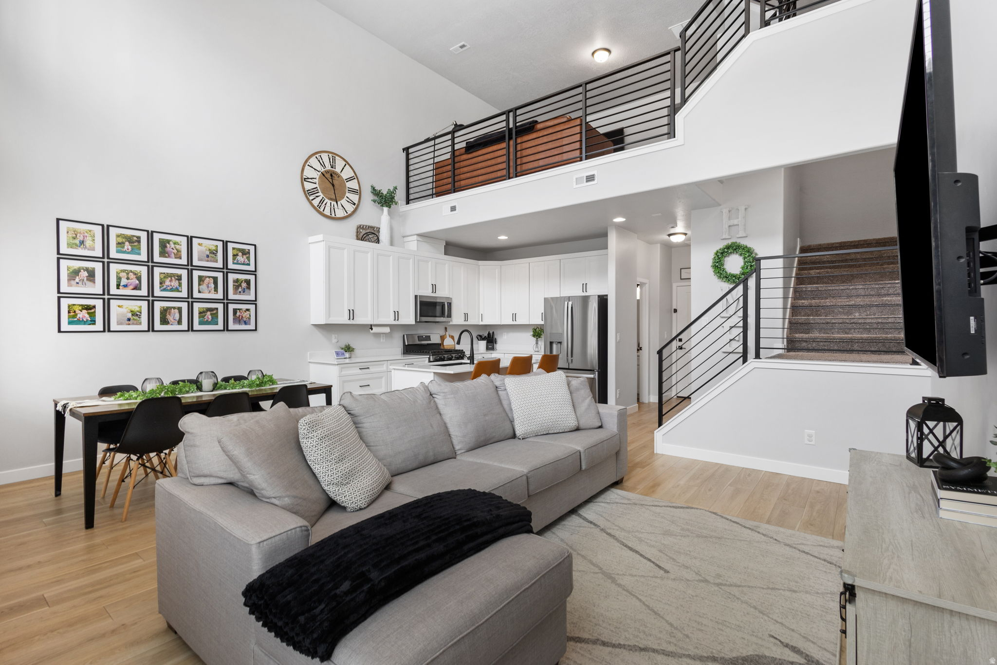 SALT POINT - Residential