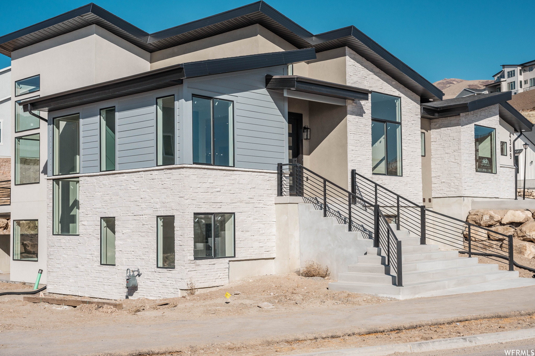 LION'S HEAD HILLTOP ESTATES AT GREEN SPRINGS - Residential