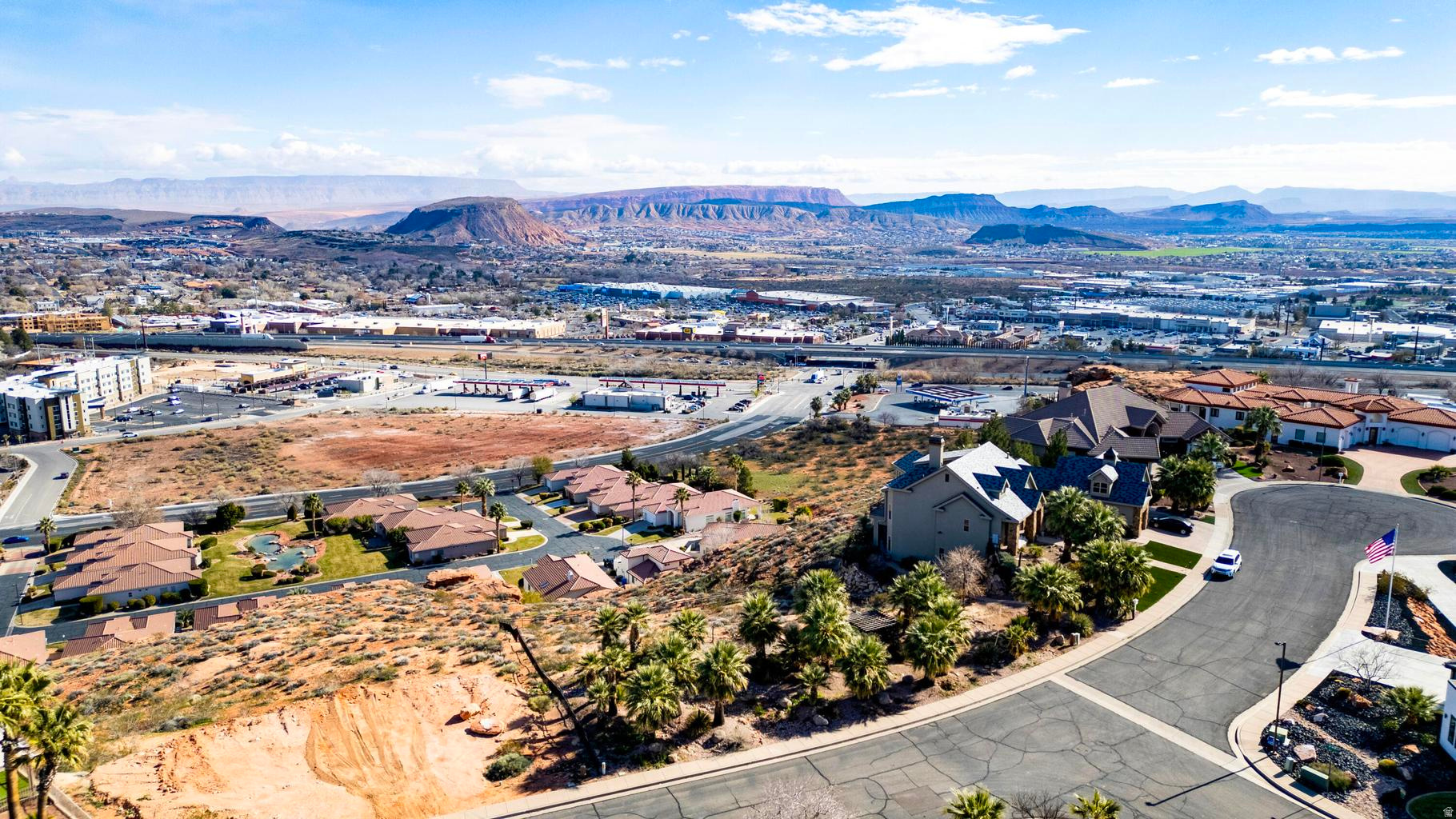 LION'S HEAD HILLTOP ESTATES AT GREEN SPRINGS - Residential