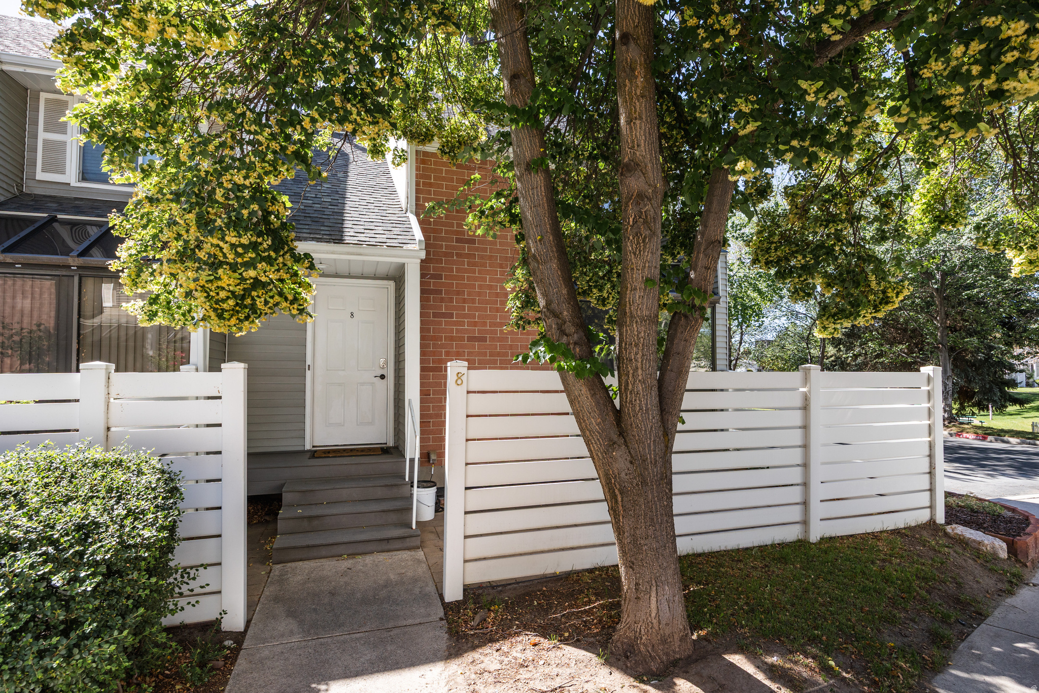 ESSEX COURT - Residential