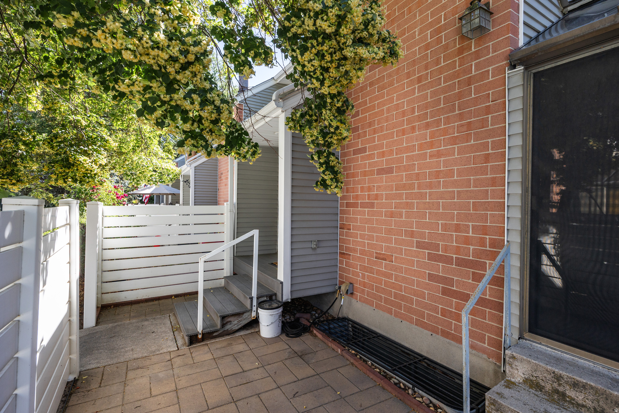 ESSEX COURT - Residential