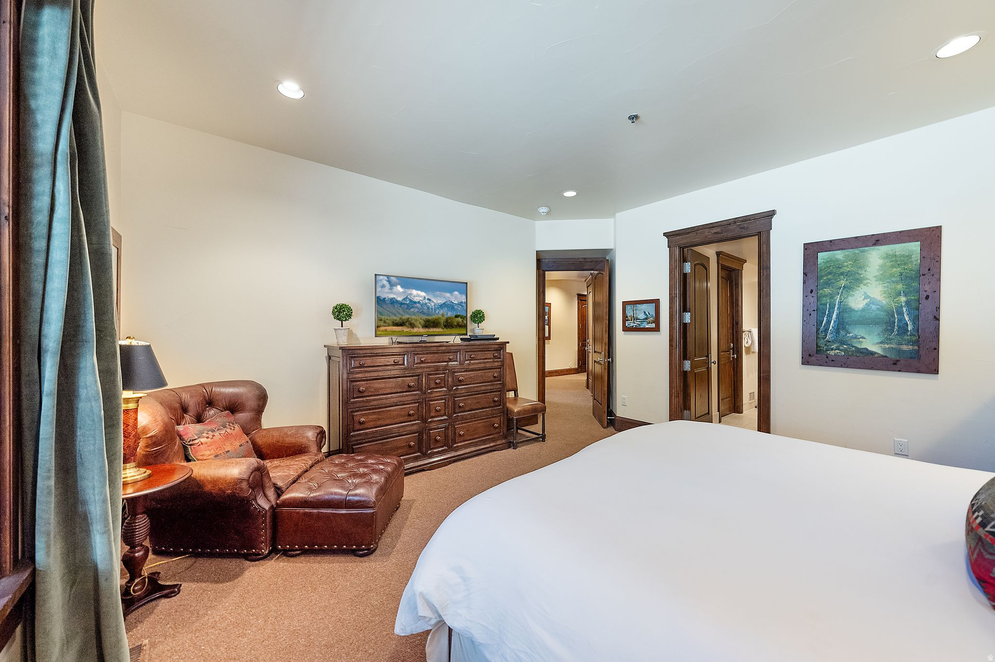 INN AT SILVERLAKE - Residential