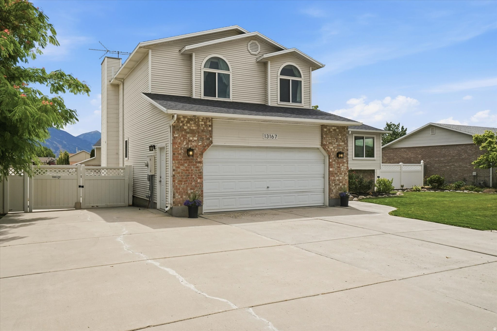 MEADOWS - Residential