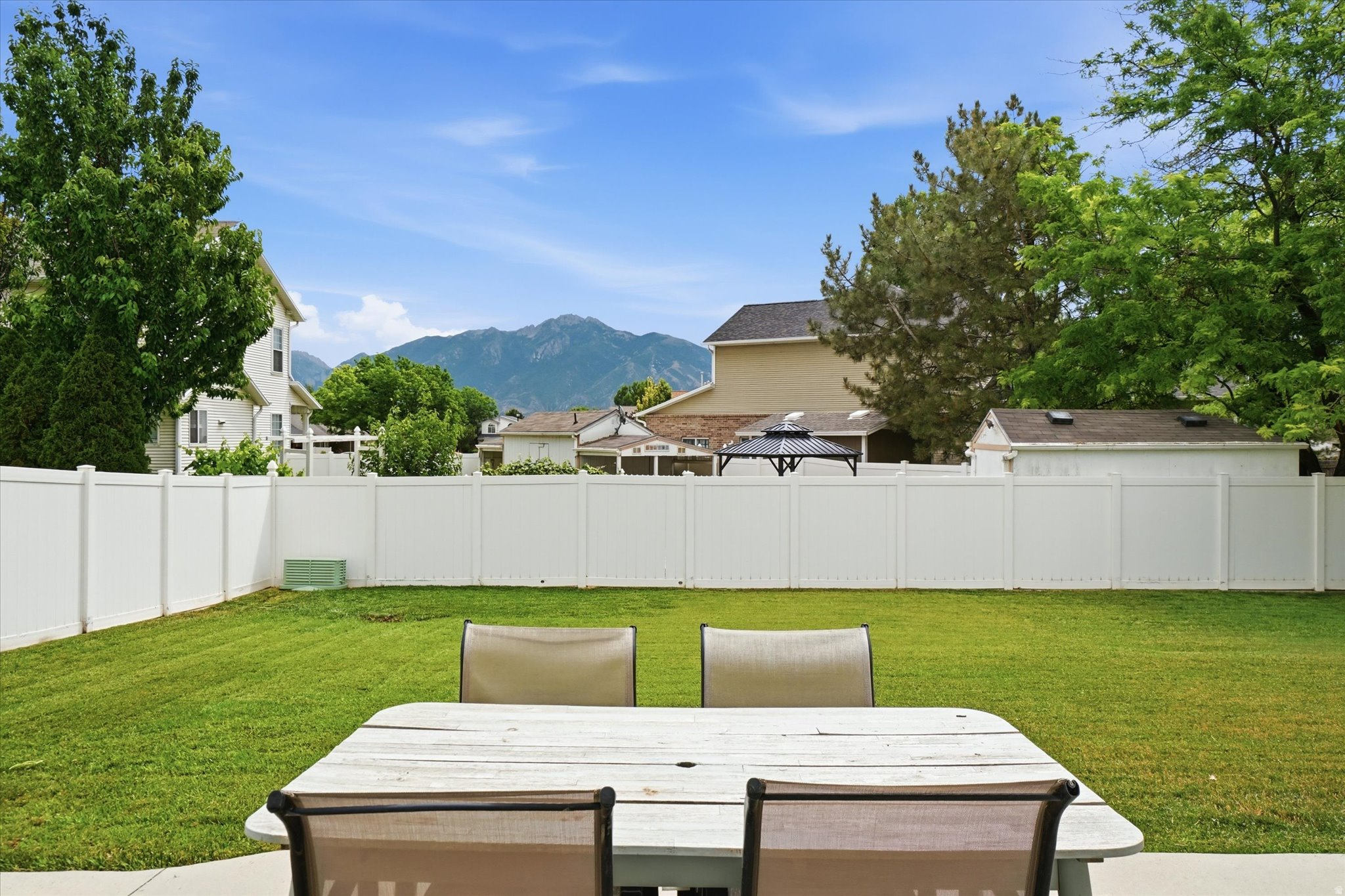 MEADOWS - Residential