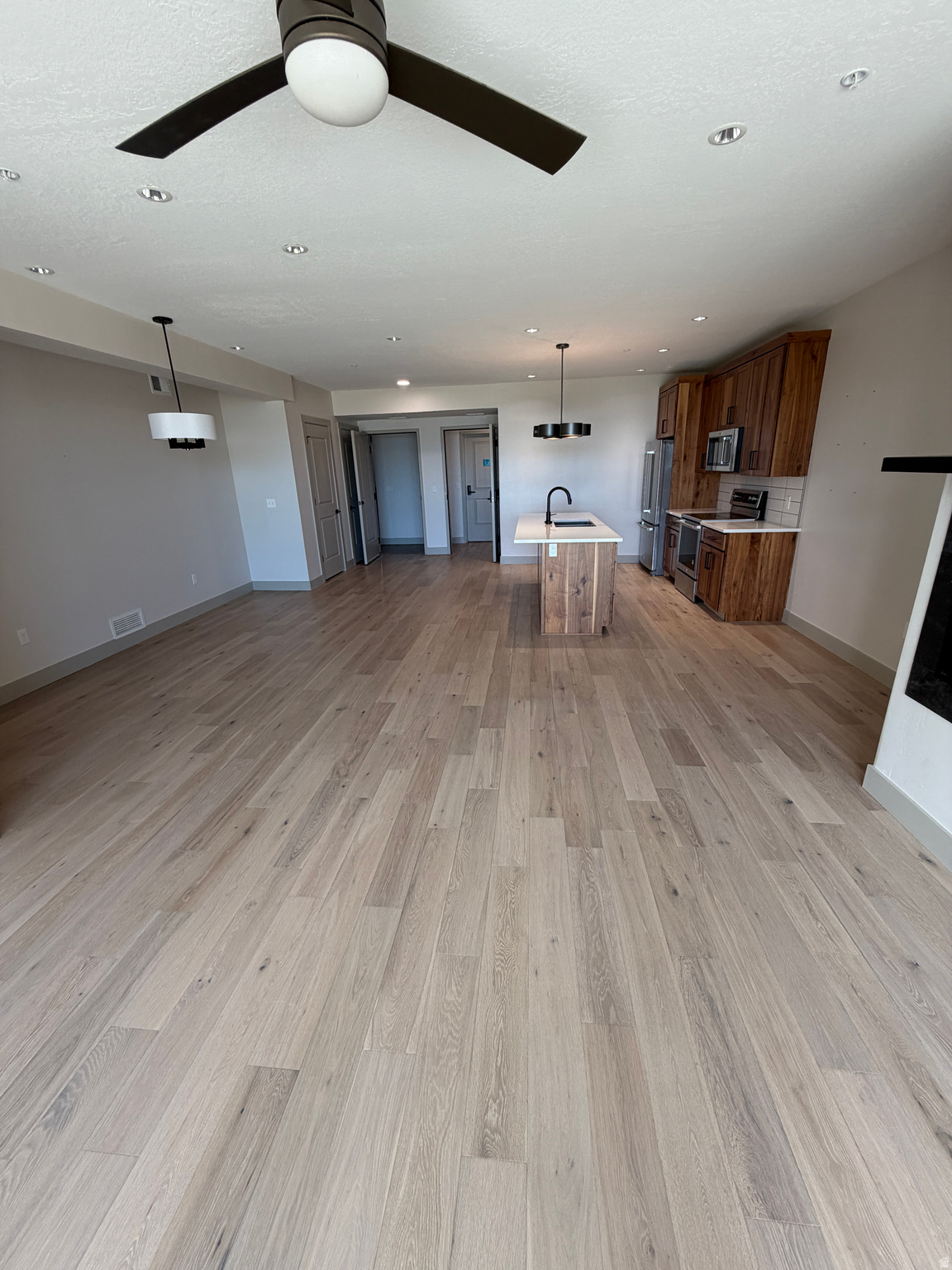 GARDEN CITY LAKE RESIDENCES - Residential