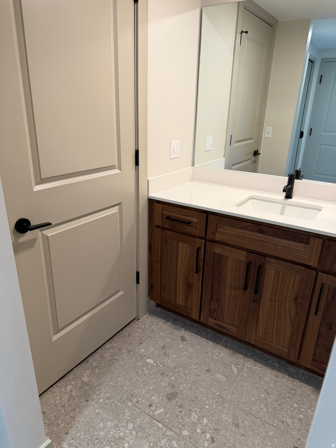 GARDEN CITY LAKE RESIDENCES - Residential