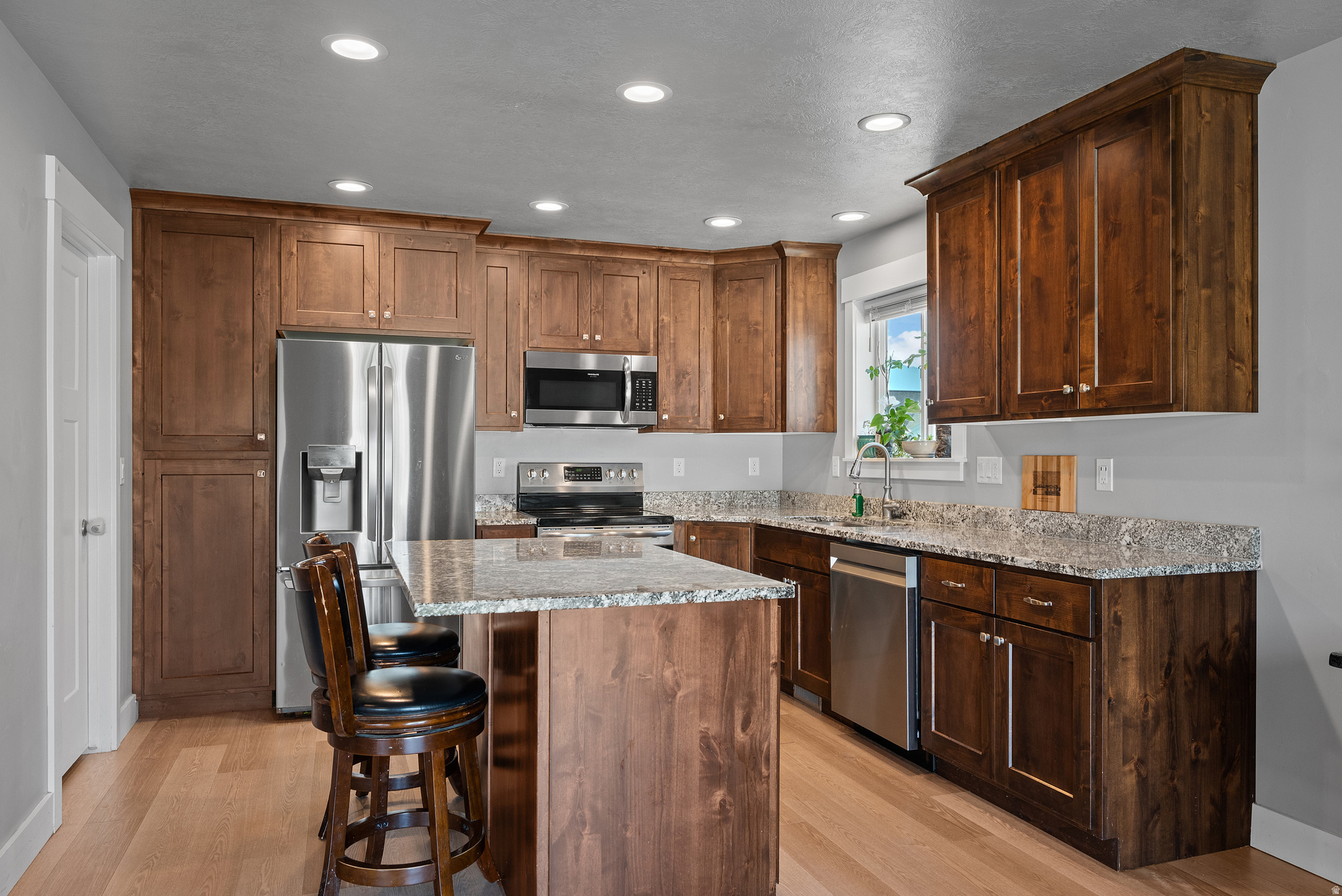 CHADAZ ESTATES - Residential