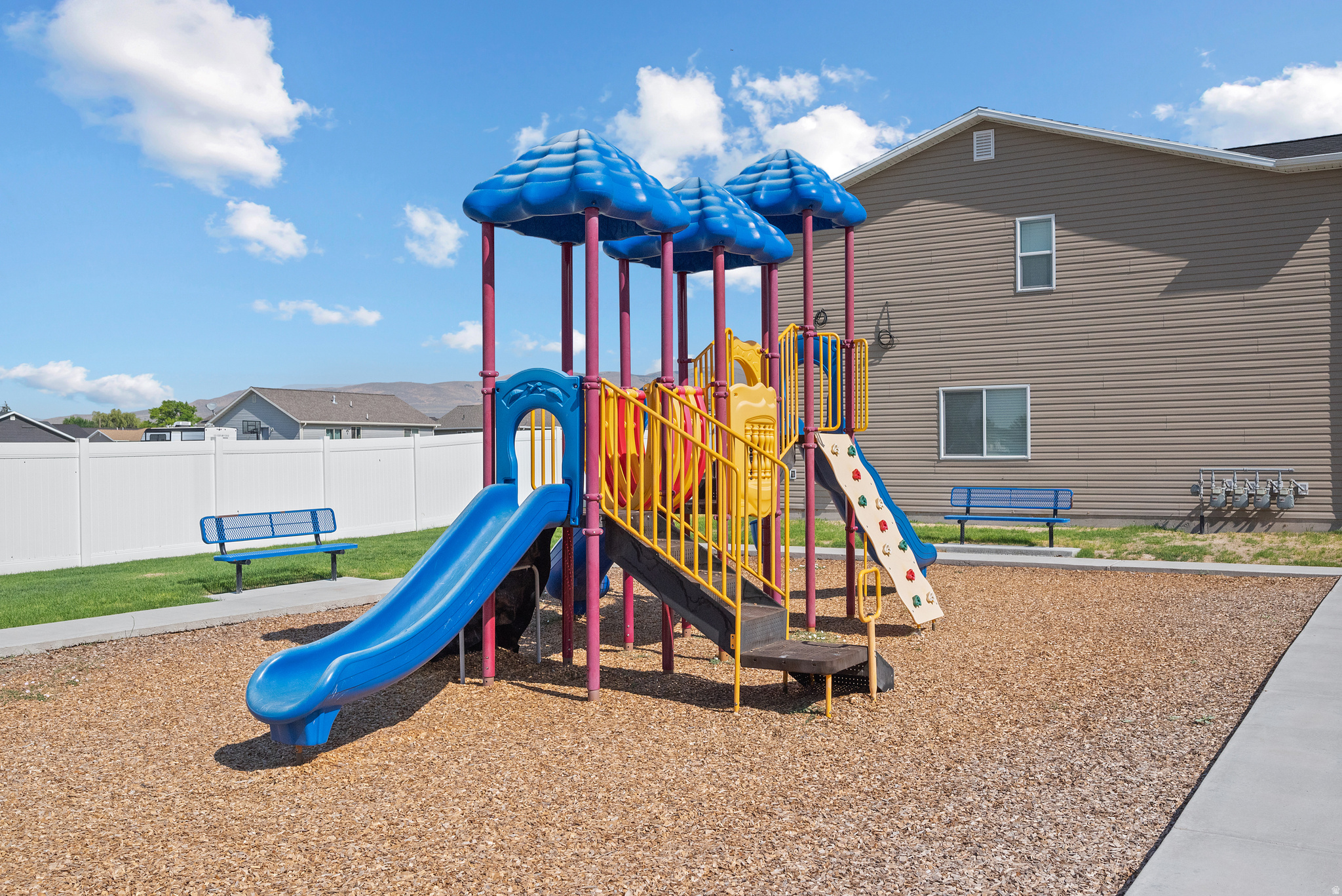 CHADAZ ESTATES - Residential