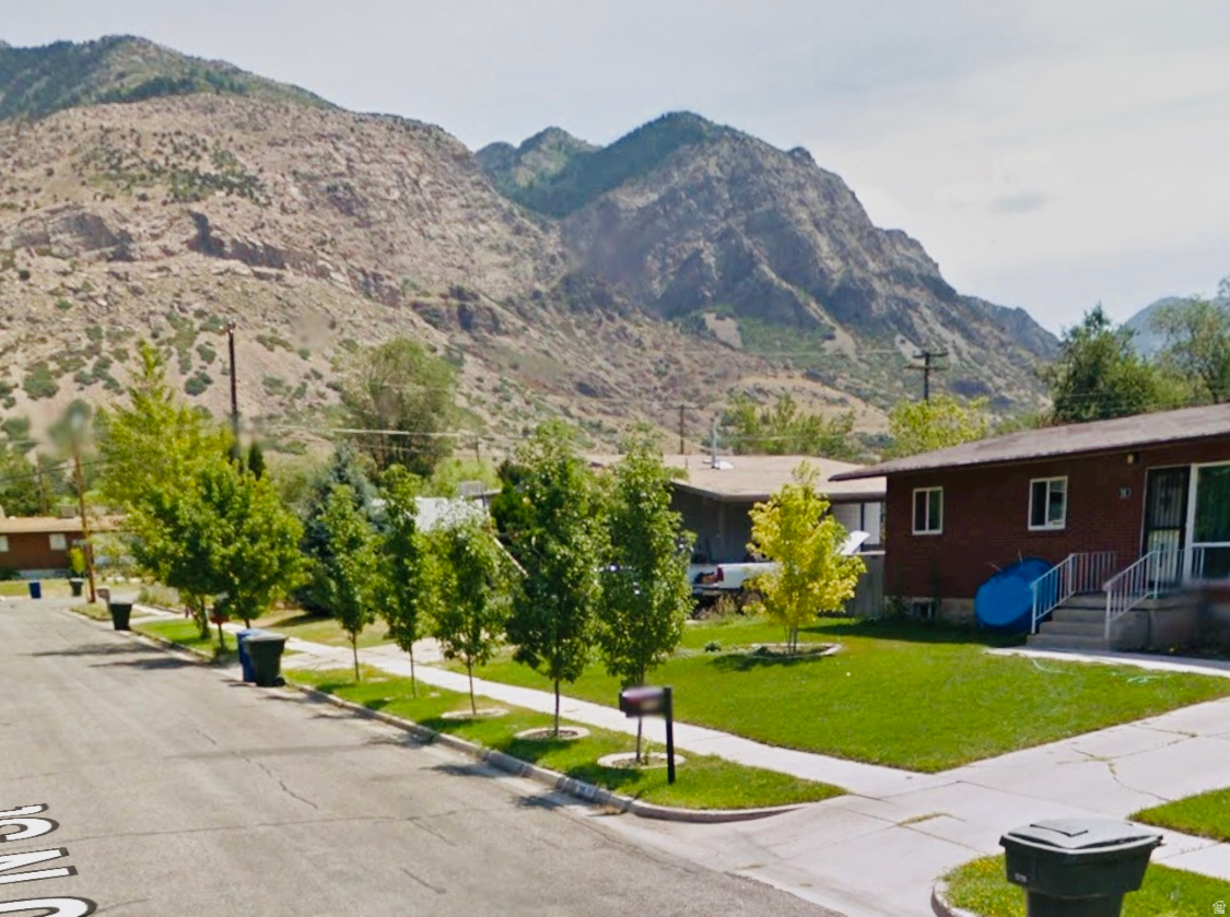 EYRIE MOUNTAIN - Residential