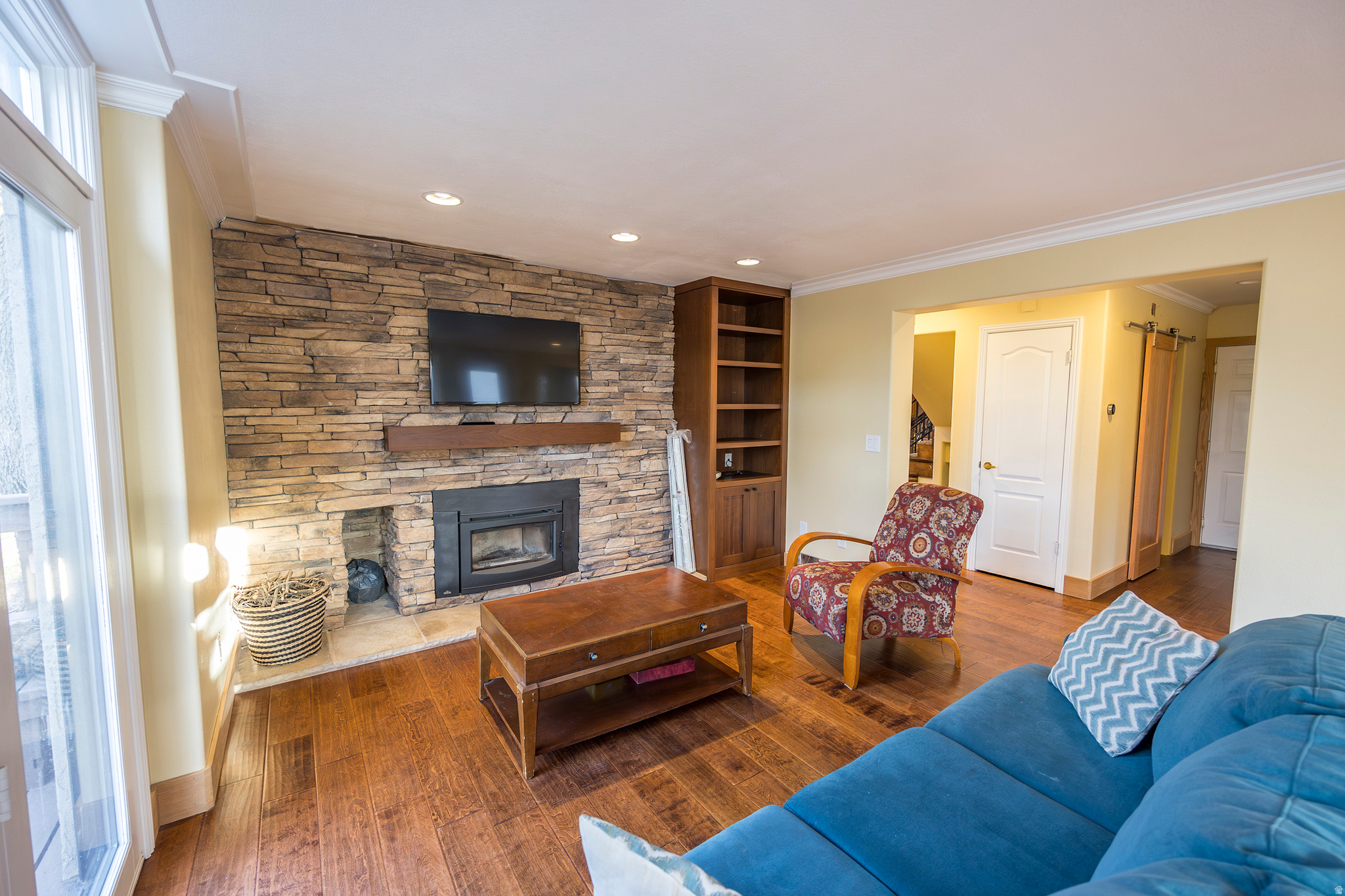 HIDDEN OAKS - Residential