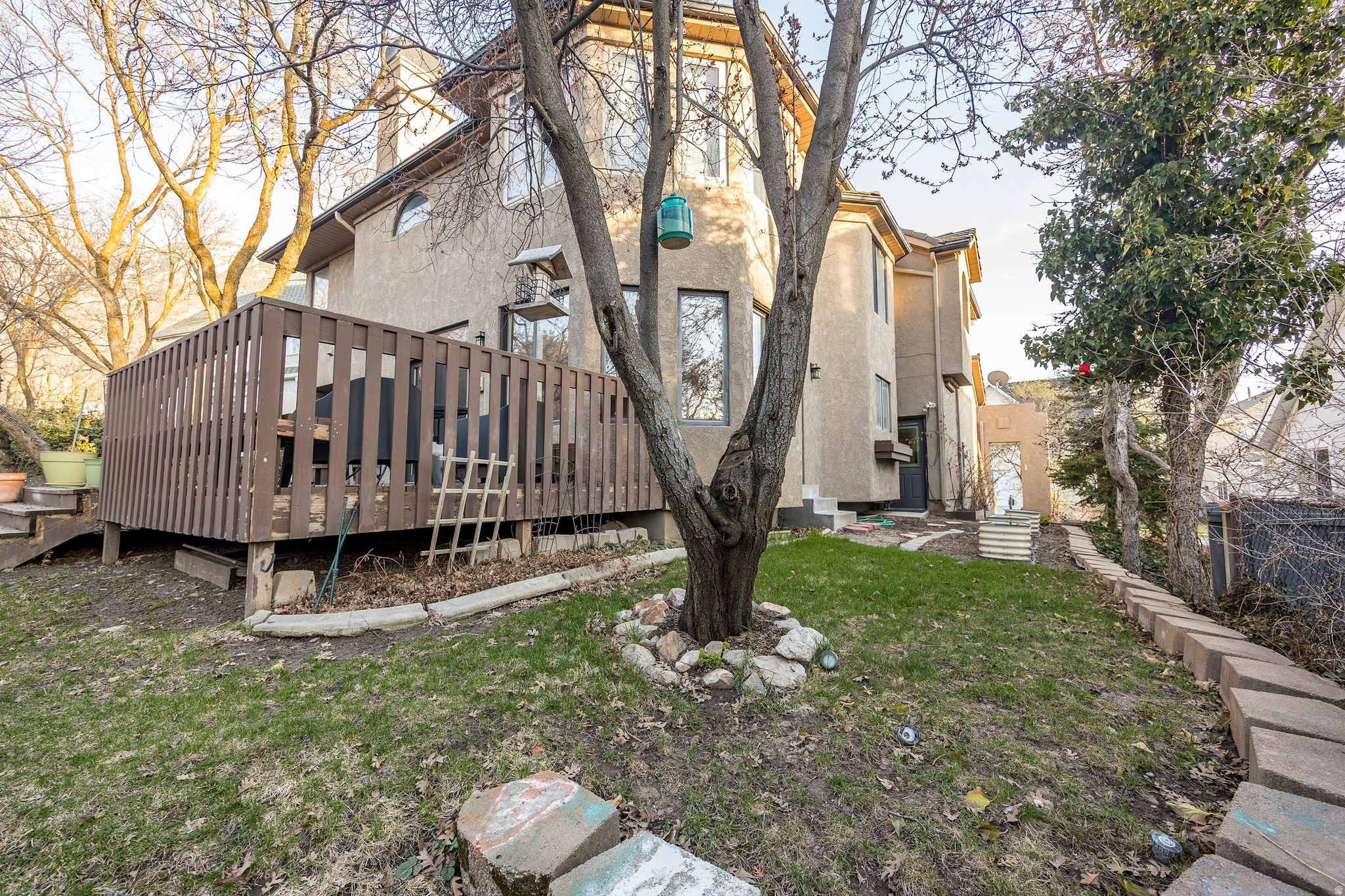 HIDDEN OAKS - Residential