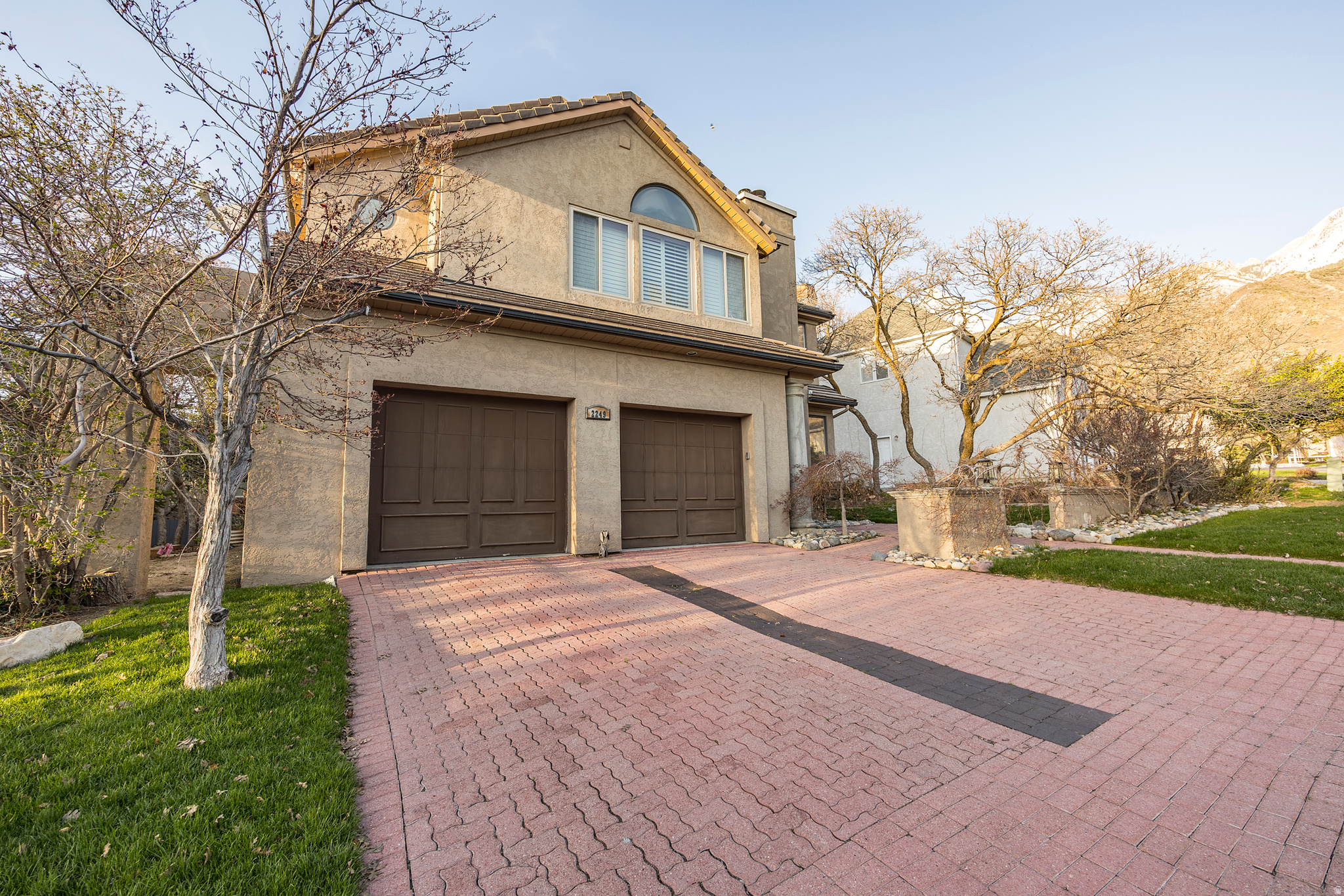 HIDDEN OAKS - Residential