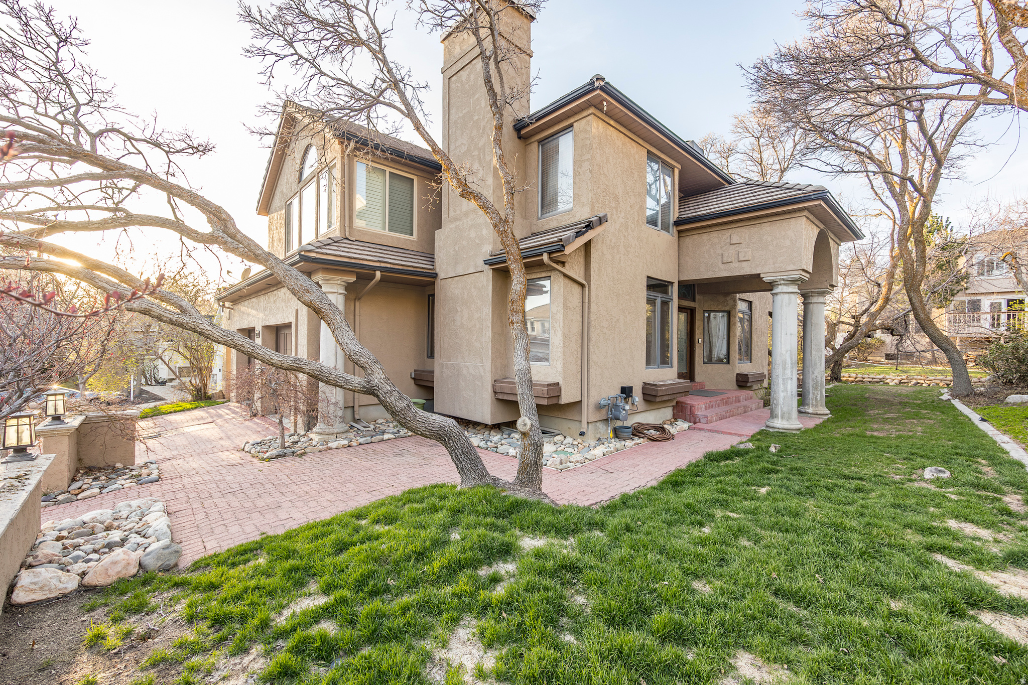 HIDDEN OAKS - Residential