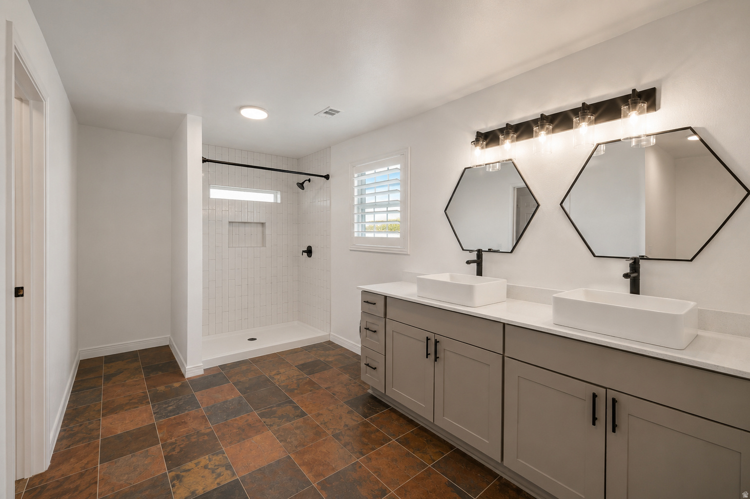BENNY ESTATES - Residential
