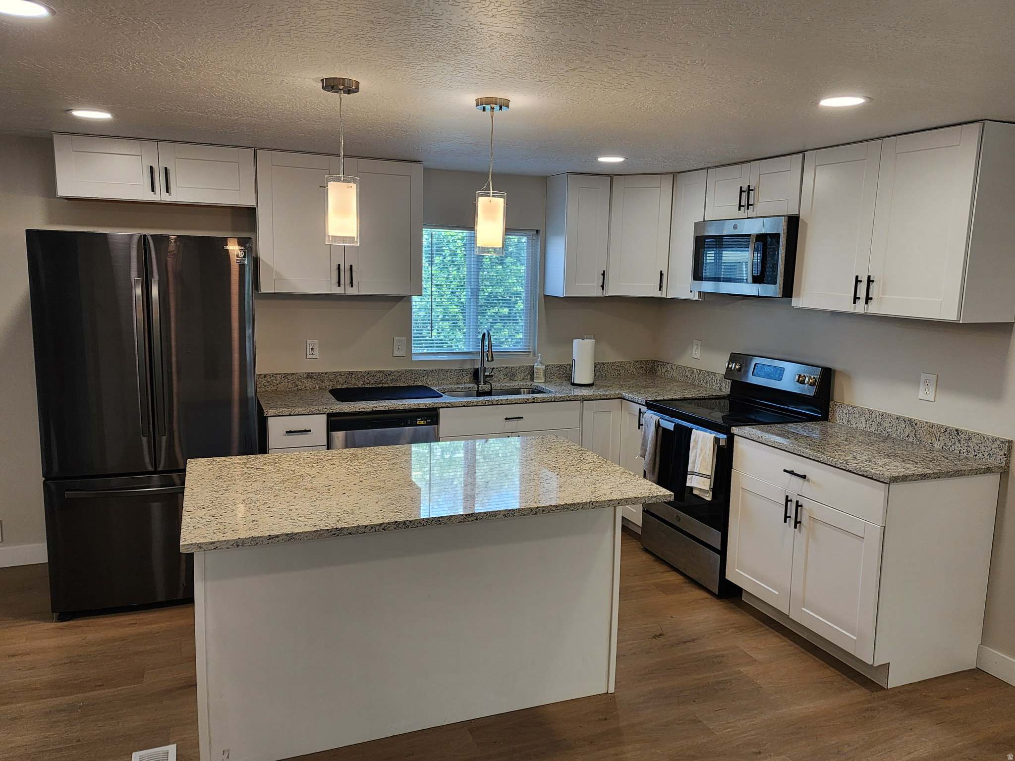 Wow! What a home! Your newly renovated home awaits you! So many updates! Central A/C, updated kitchen and bathrooms! 1,450 sq. ft.! 4 Bedrooms! Located in the sought after community of Majestic Meadows! Amenities include a swimming pool, gym, billiards! We have financing! Call today! Sq. Ft. provided as a courtesy measurement only. Buyer/Buyer Broker to verify all information.