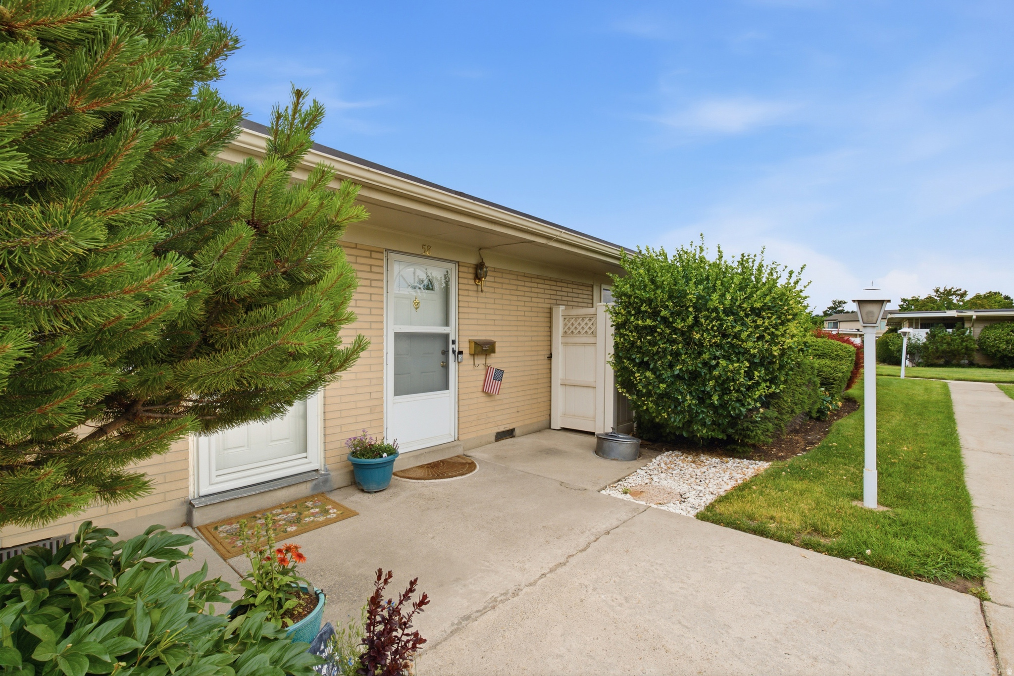 Refreshed one level in a highly desirable 55+ community.  This 2 bedroom, 2 bath unit has new paint throughout.  7 skylights create a bright space.  Square footage figures are provided as a courtesy estimate only and were obtained from county records.  Buyer is advised to obtain an independent measurement.