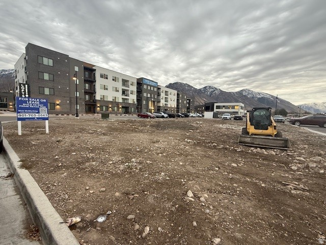 Premier retail pad in the highly coveted and newly completed River's Edge Development! Build to Suit Options and no better place to be! There are over 400 new class A rental units in this development along with well established retail, medical, restaurant, and service users that drive strong daily traffic. Great flexibility with both of these pads to accommodate a wide range of uses. Don't miss out. Bring us an offer!  Buyer to verify all uses.  Lot size is an estimate and was based off of the country records.