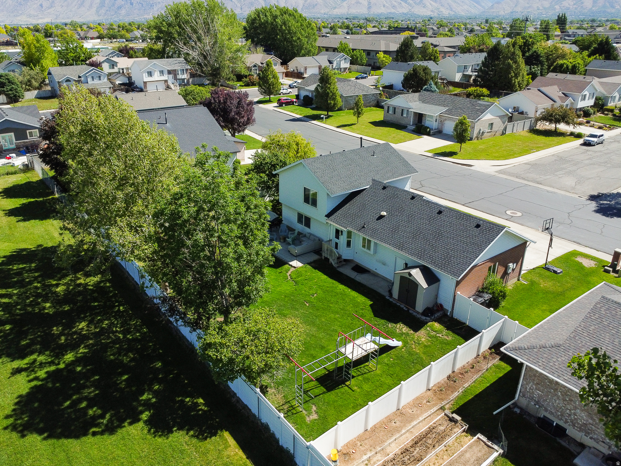 CAMBRIDGE ESTATES - Residential