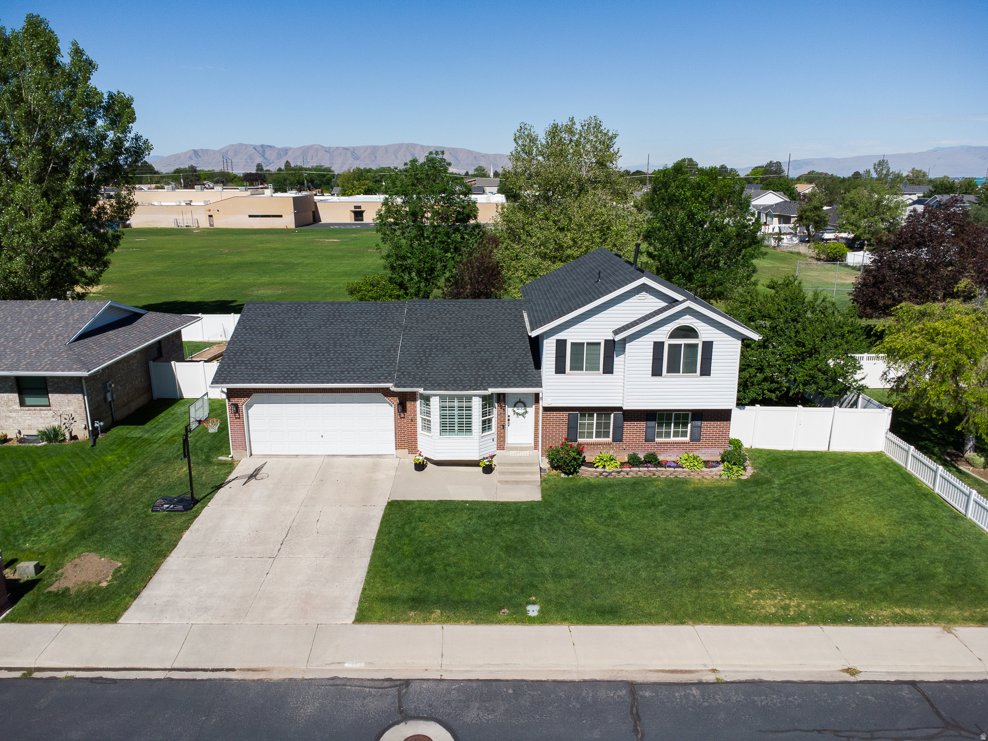 CAMBRIDGE ESTATES - Residential