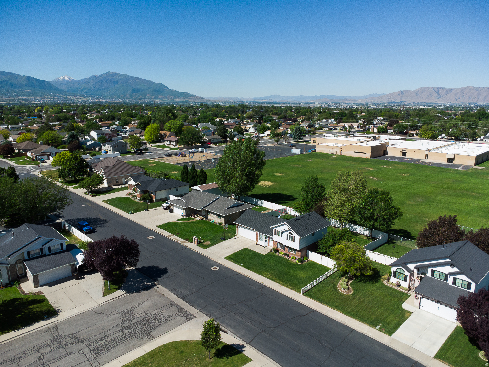 CAMBRIDGE ESTATES - Residential