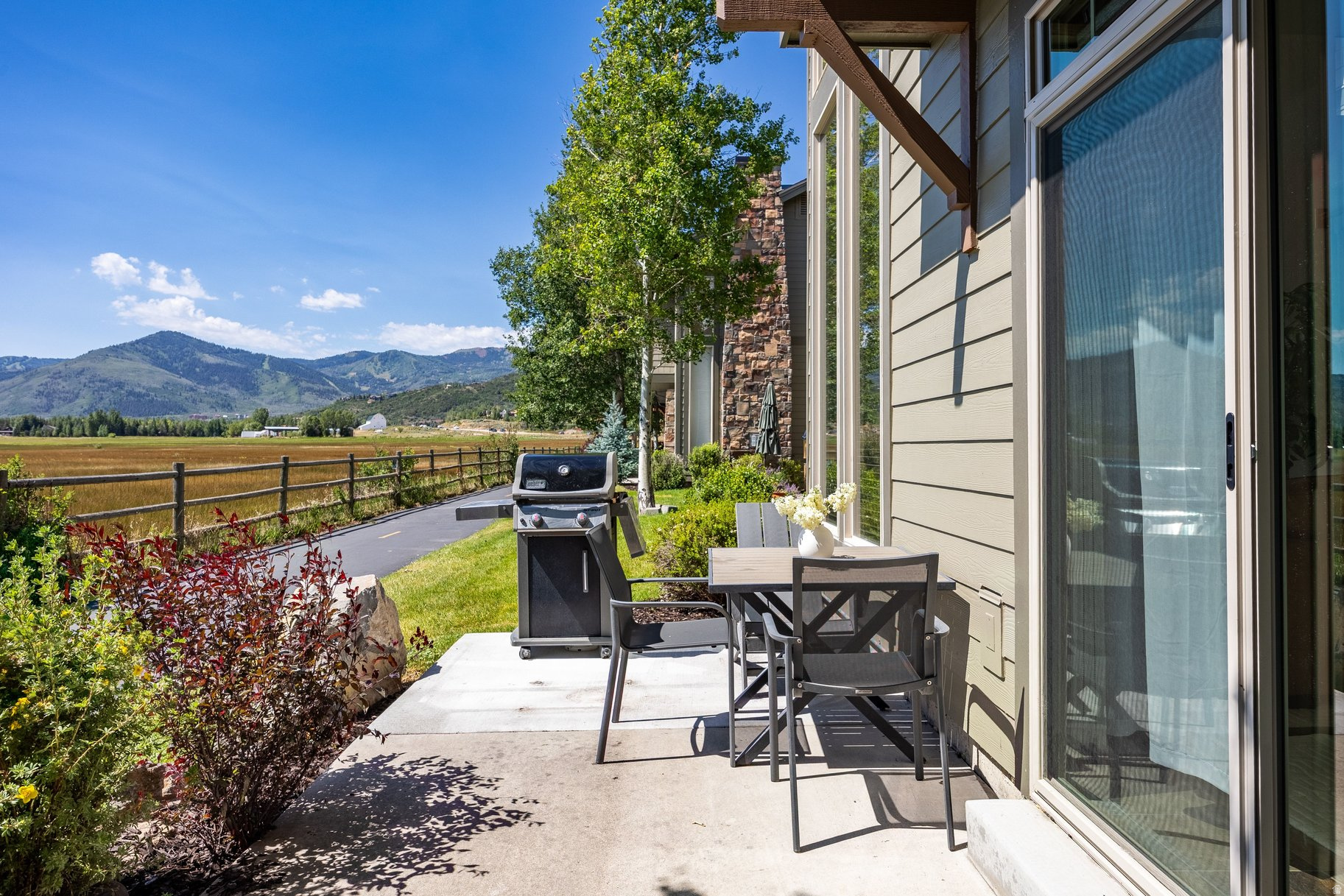 FOX POINTE @REDSTONE - Residential