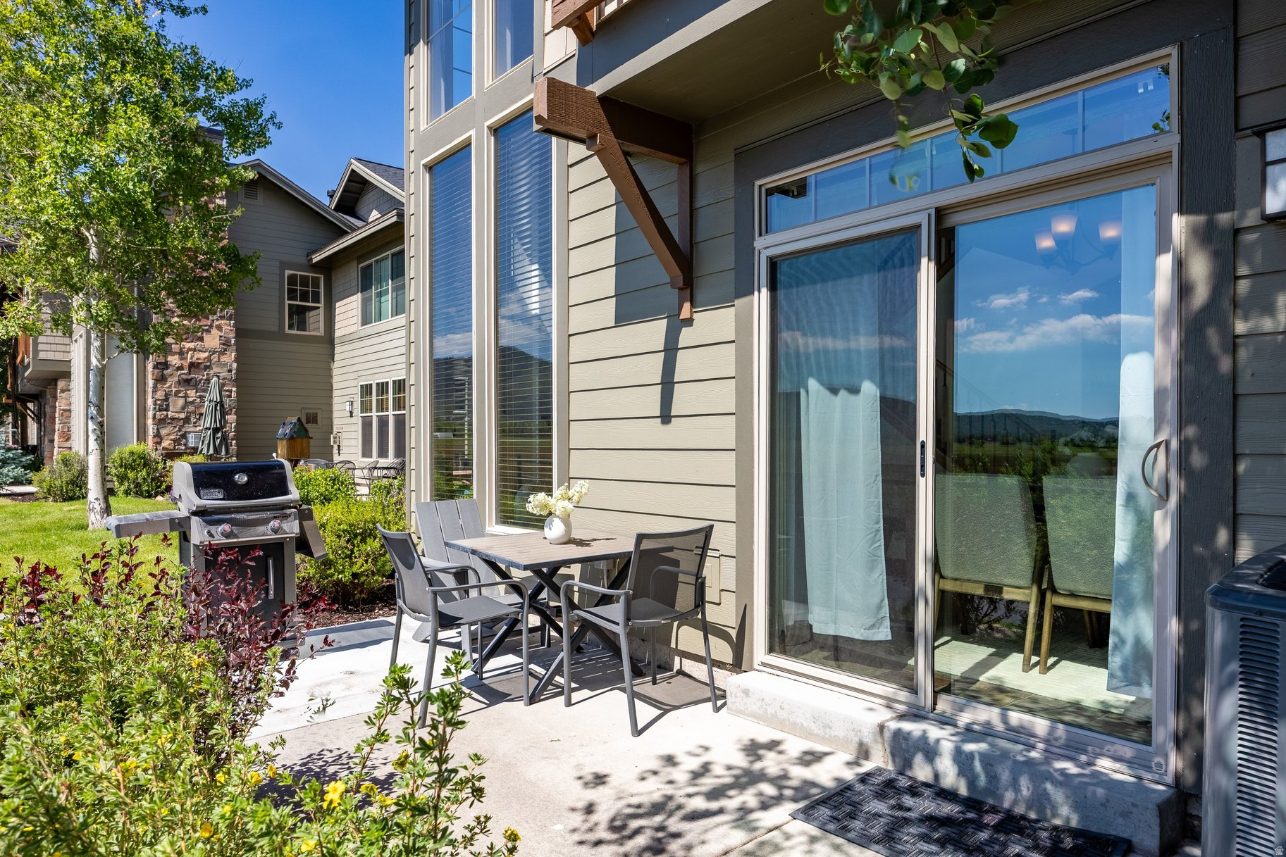 FOX POINTE @REDSTONE - Residential