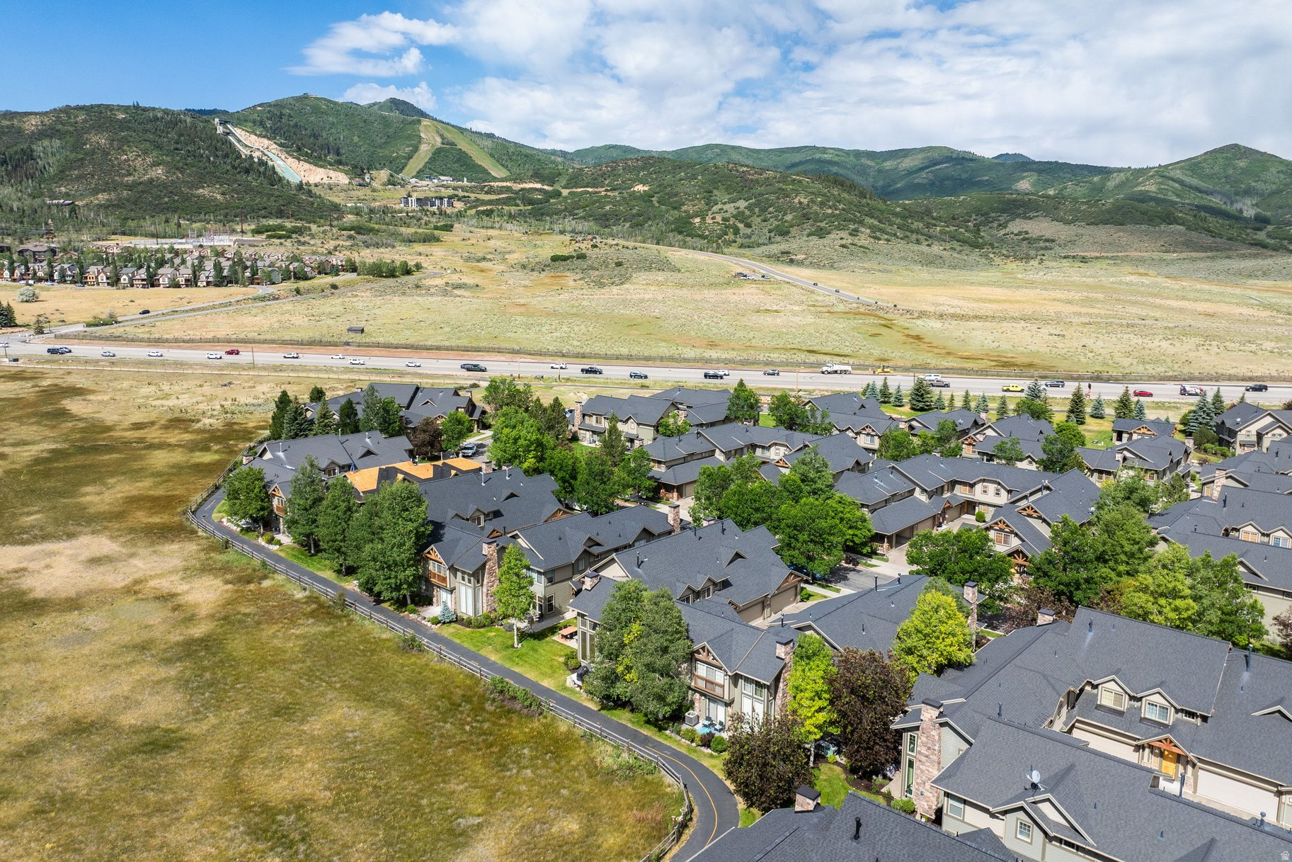 FOX POINTE @REDSTONE - Residential