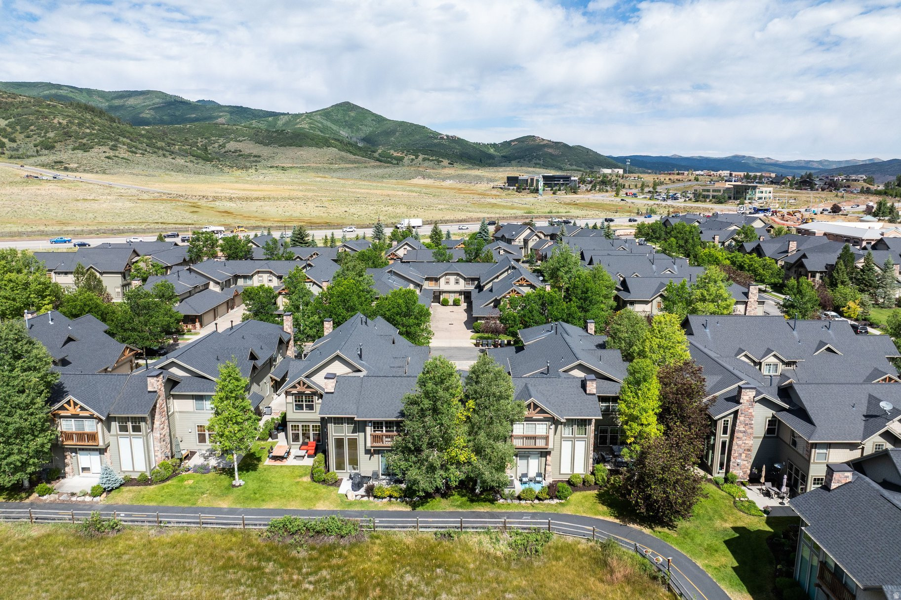 FOX POINTE @REDSTONE - Residential